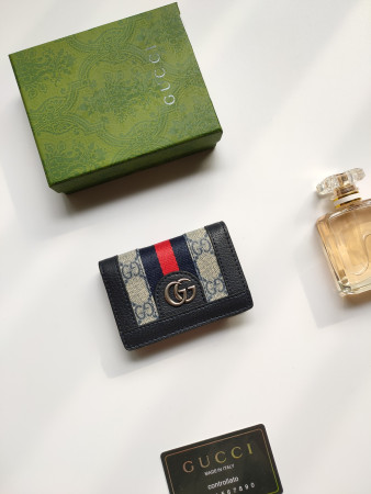 G*u*i gg  card case wallet