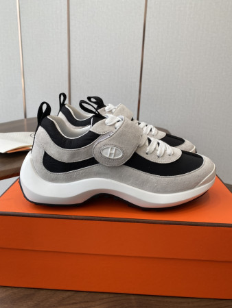 UA Hermès Loop Sneaker