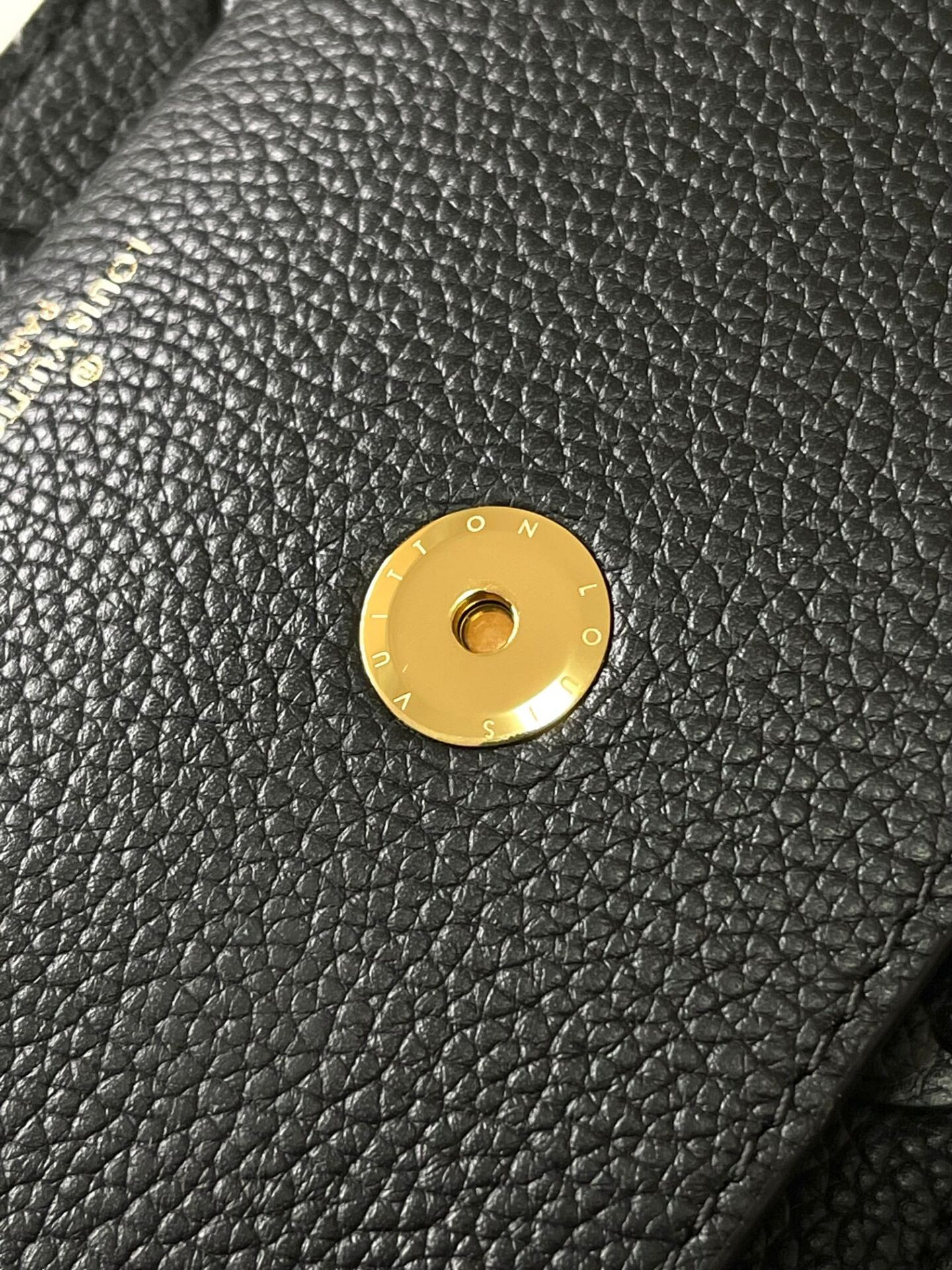 LV Vavin Chain Wallet M67839 19x12.5x4cm