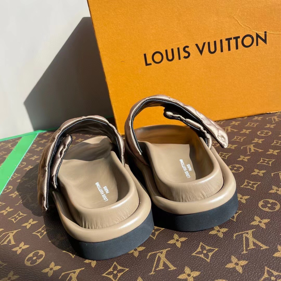 1AA1EH POOL PILLOW COMFORT MULE