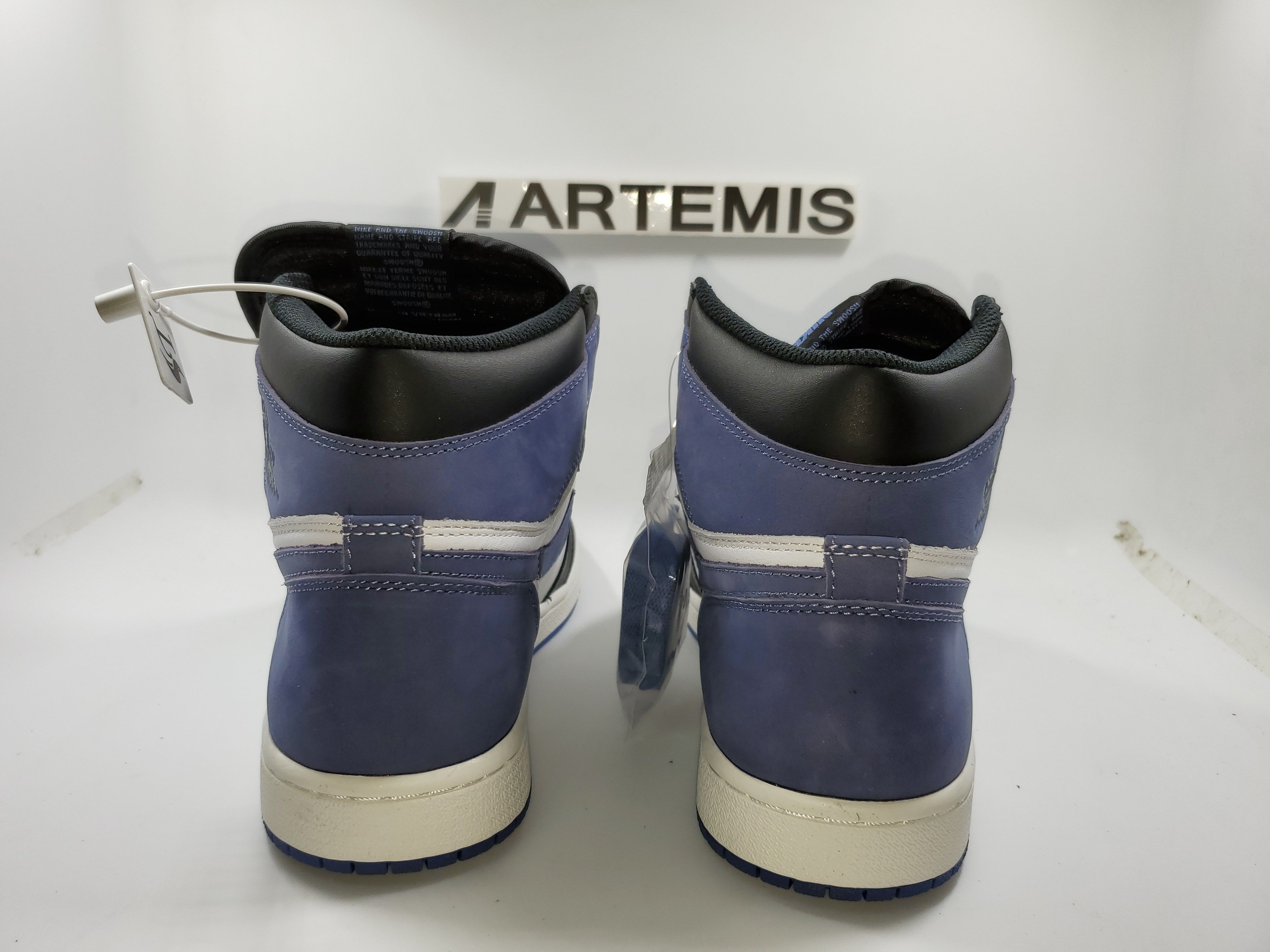 Air Jordan 1 Retro High Blue Moon