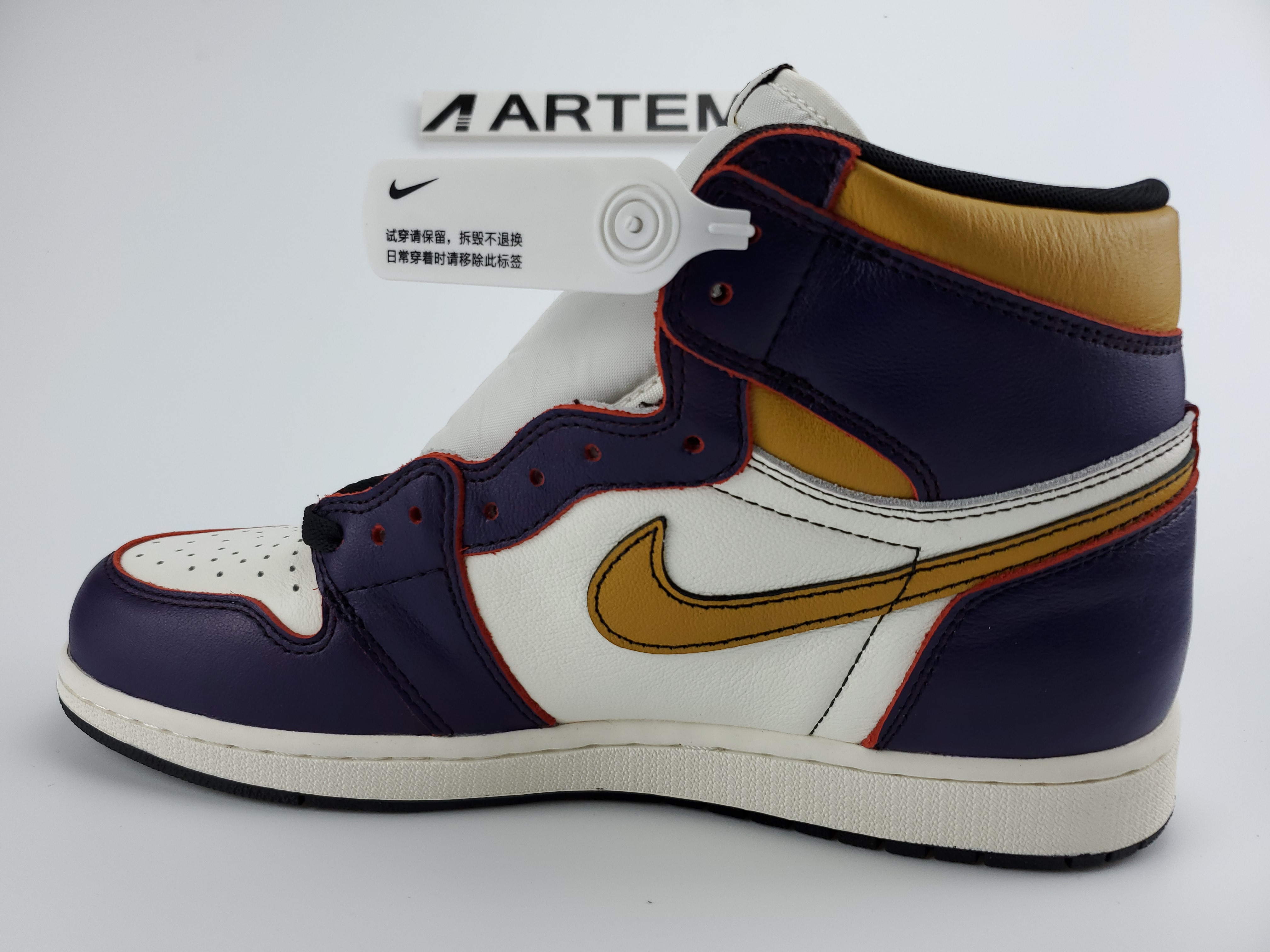 Air Jordan 1 Retro High OG Defiant SB LA to Chicago