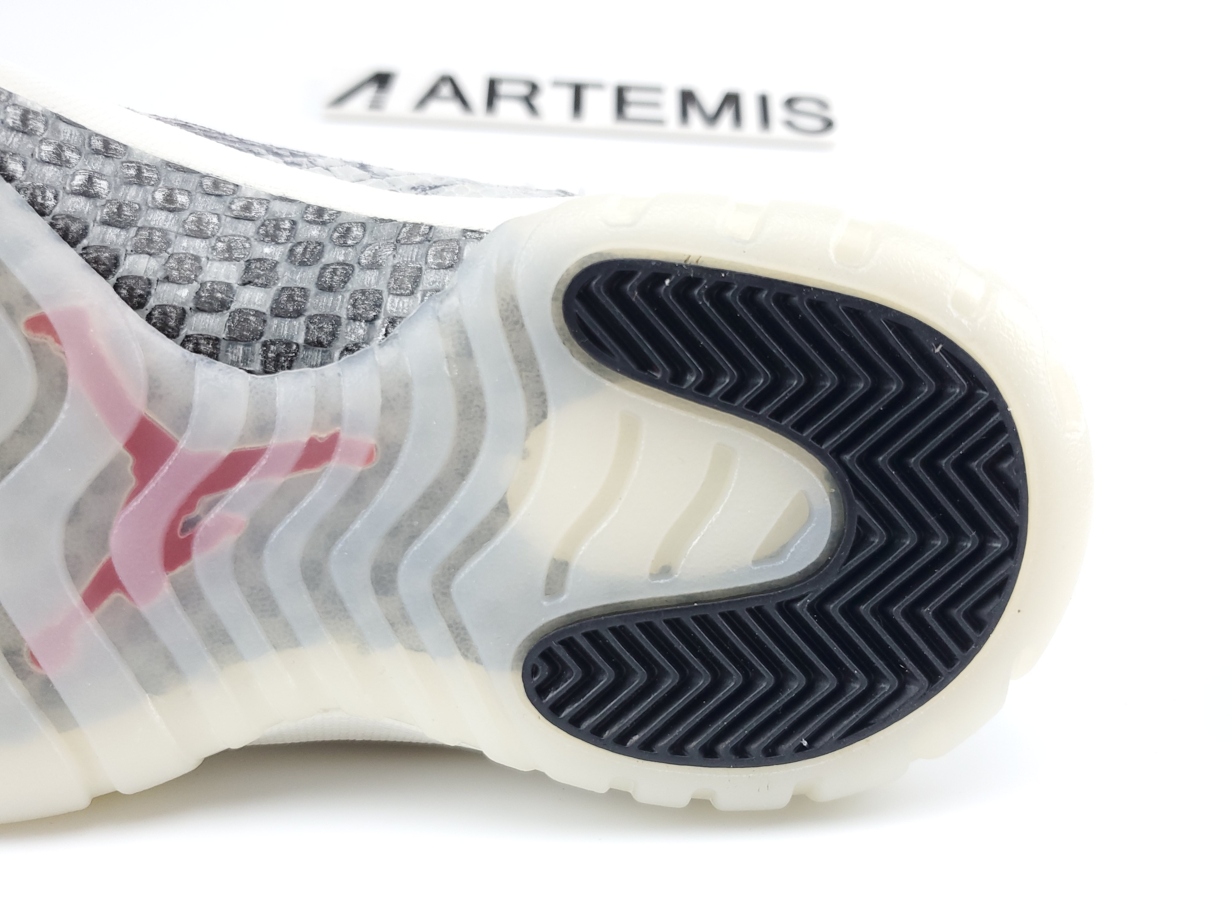 Air Jordan 11 Retro Low Snake Light Bone