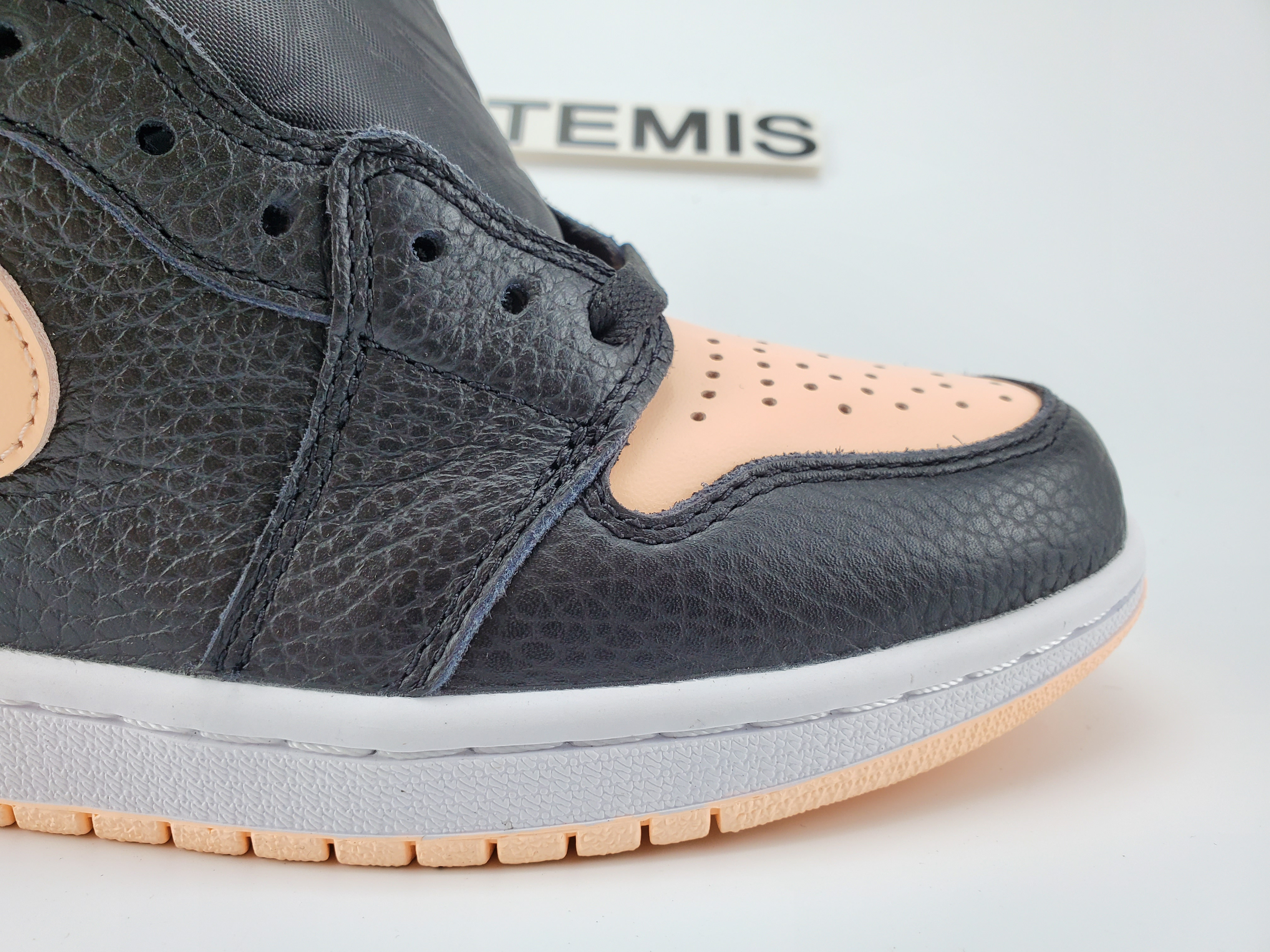 Jordan 1 Retro High Black Crimson Tint