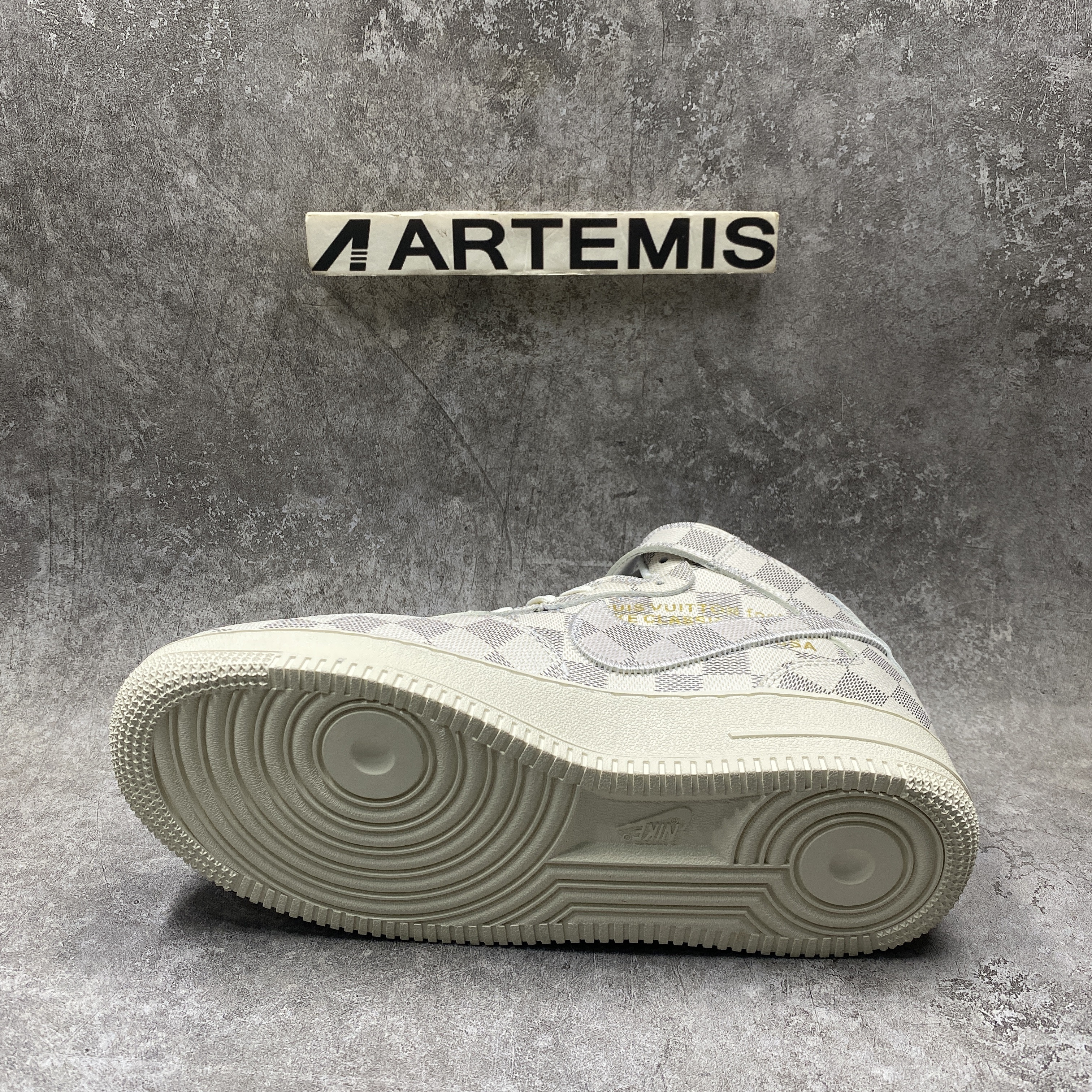 1V x Nike Air Force 1 Mid By Virgil Abloh Graffiti