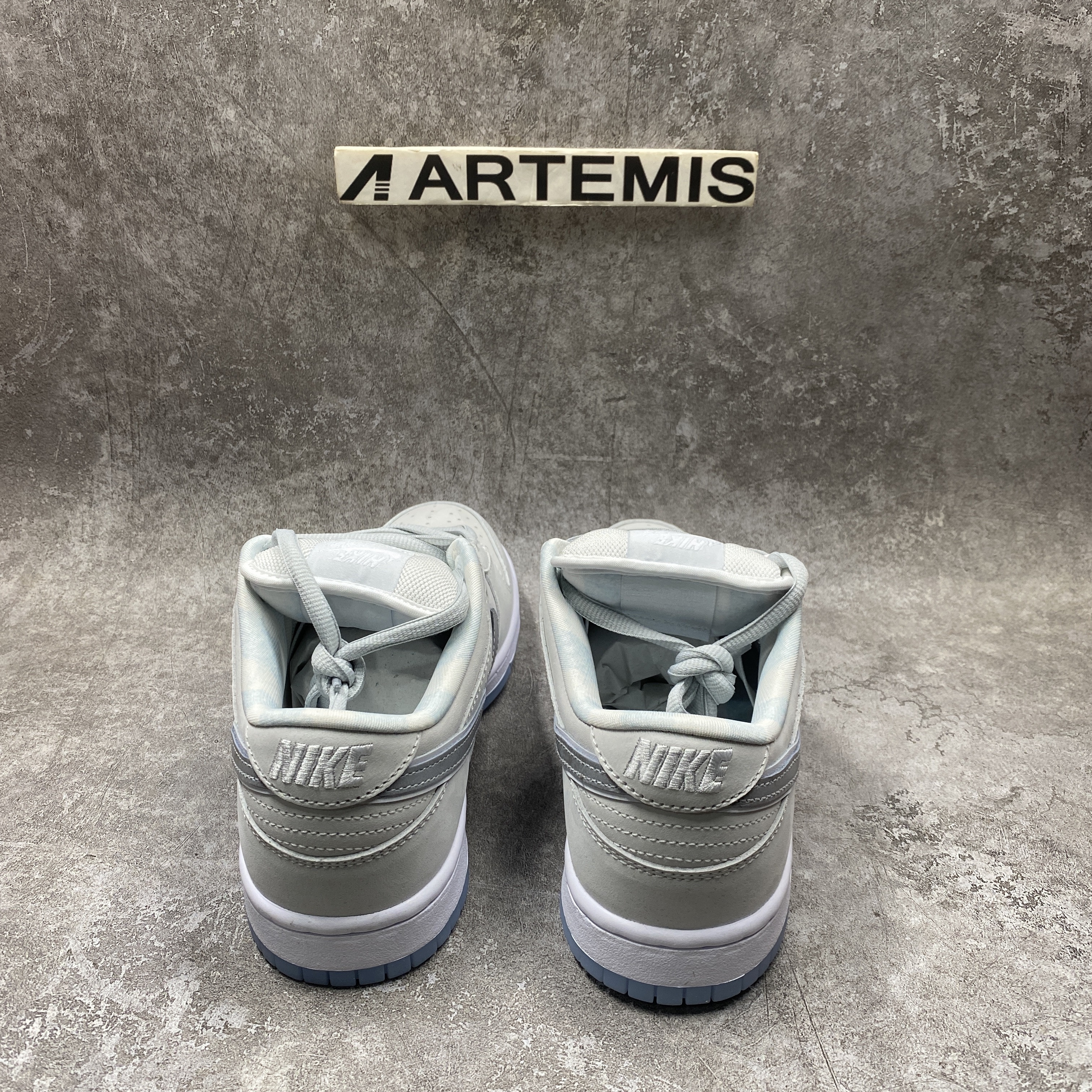 Nike SB Dunk Low White Lobster