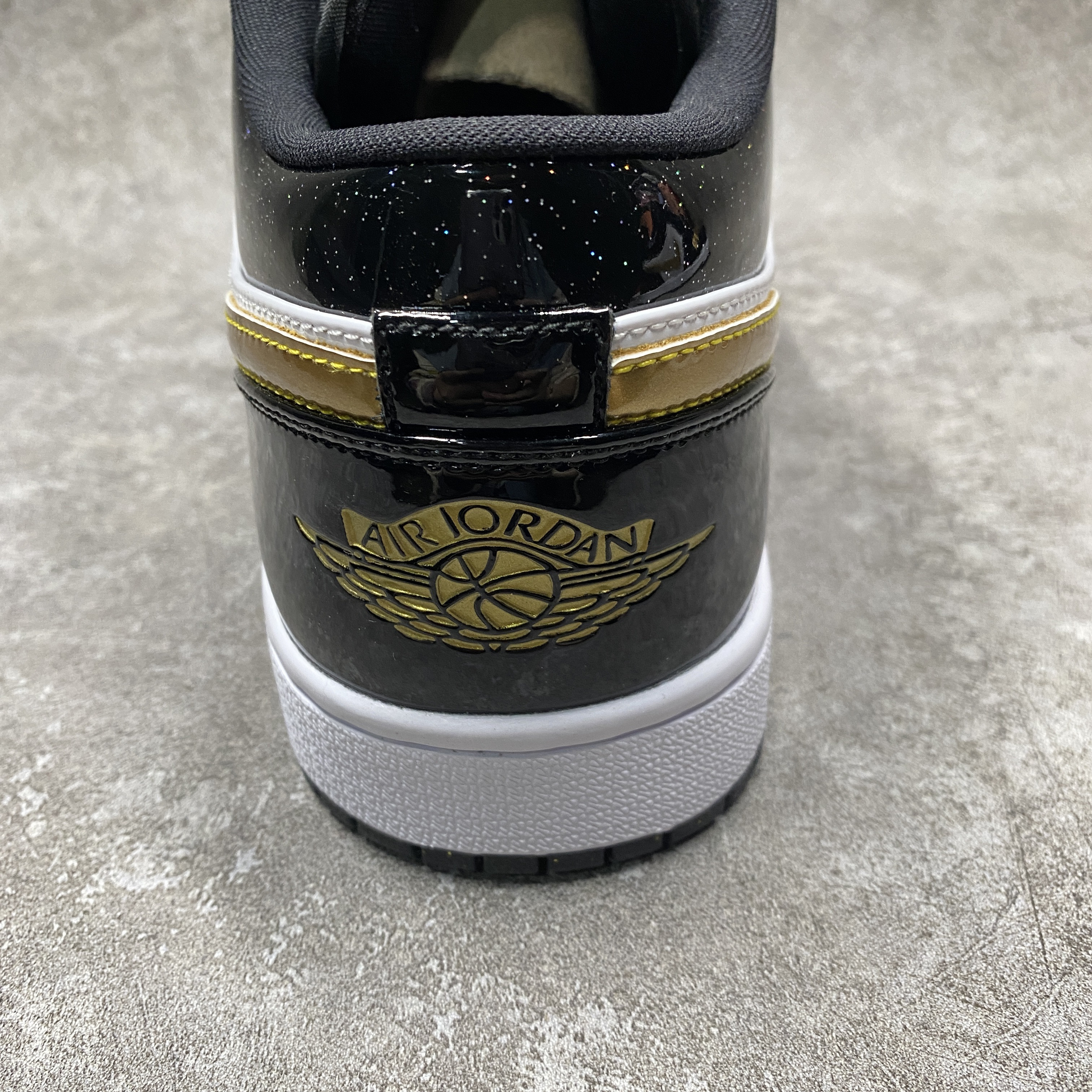 Air Jordan 1 Low SE Gold Toe