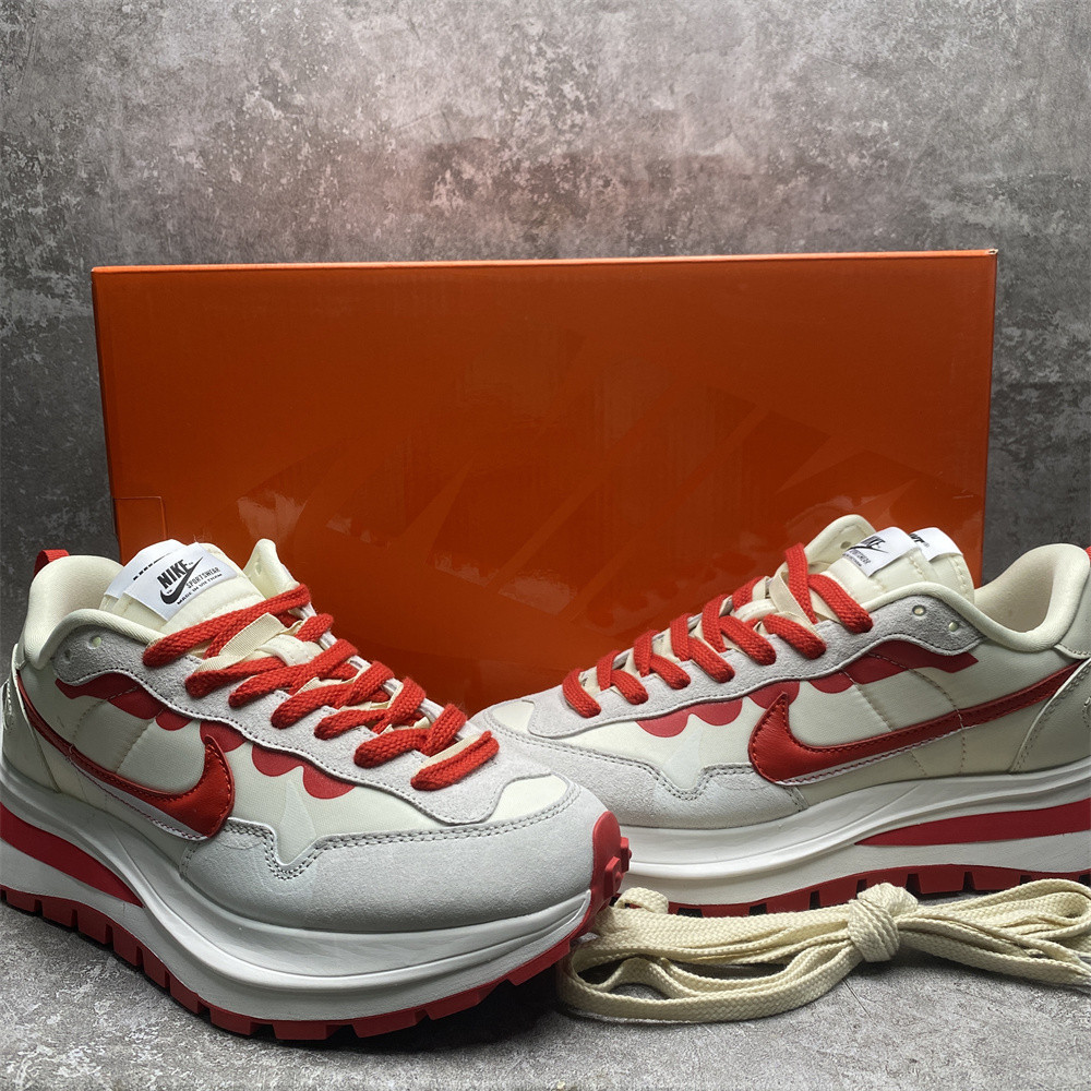 NIKE VAPORWAFFLE SACAI SAIL