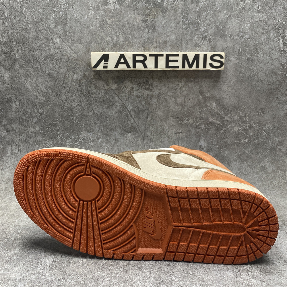 WMNS AIR JORDAN 1 RETRO HIGH OG 