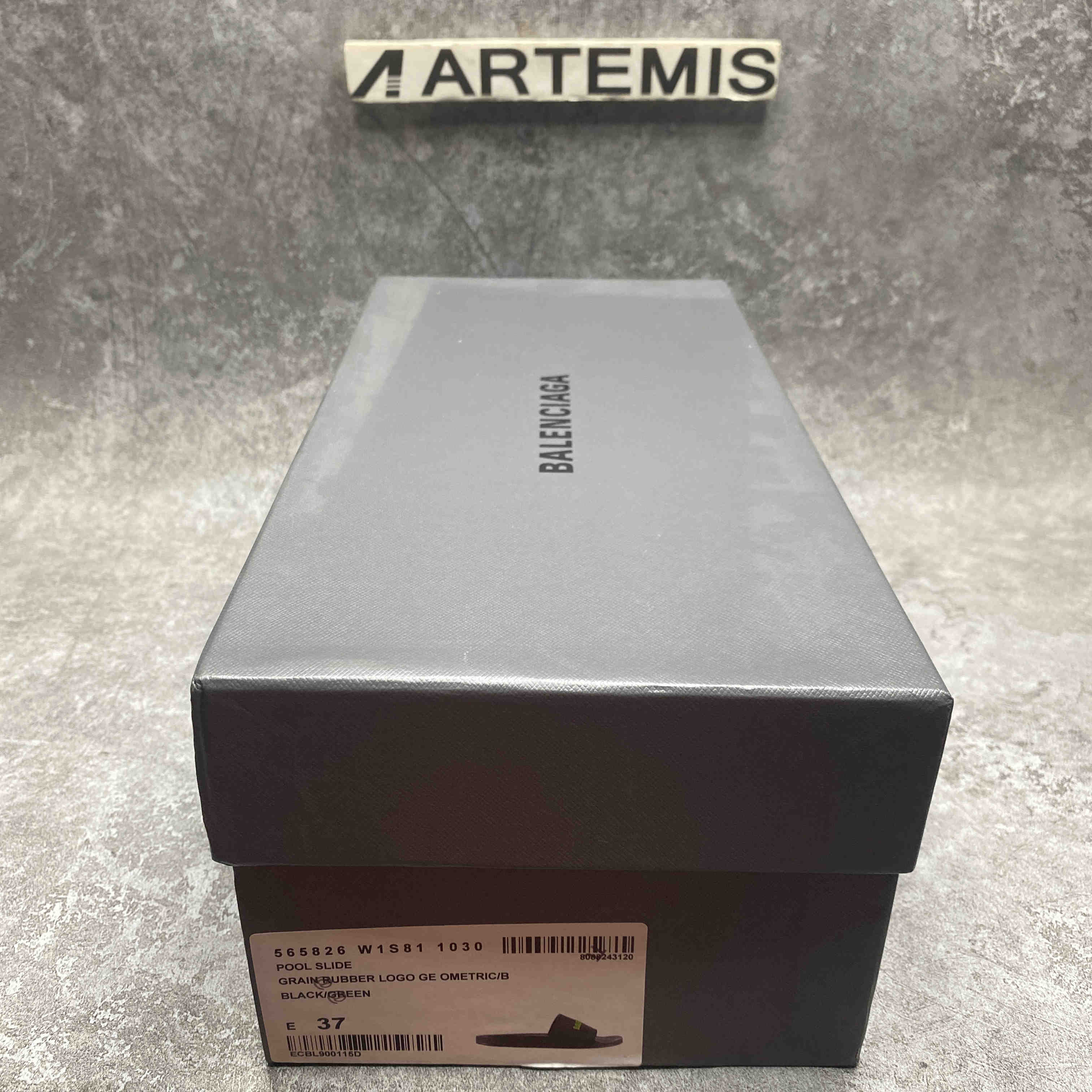 Ba*len*cia*ga pool slide black fluo green