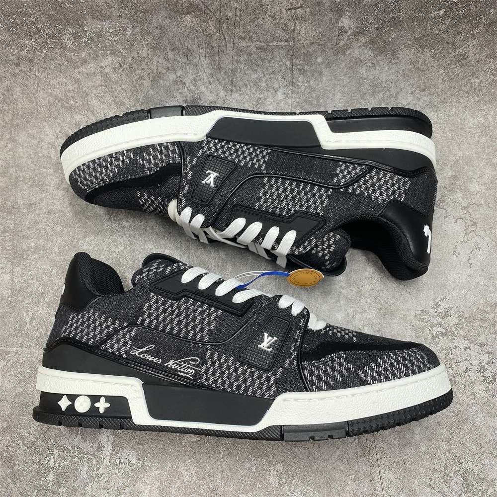 UA LV Trainer Sneaker