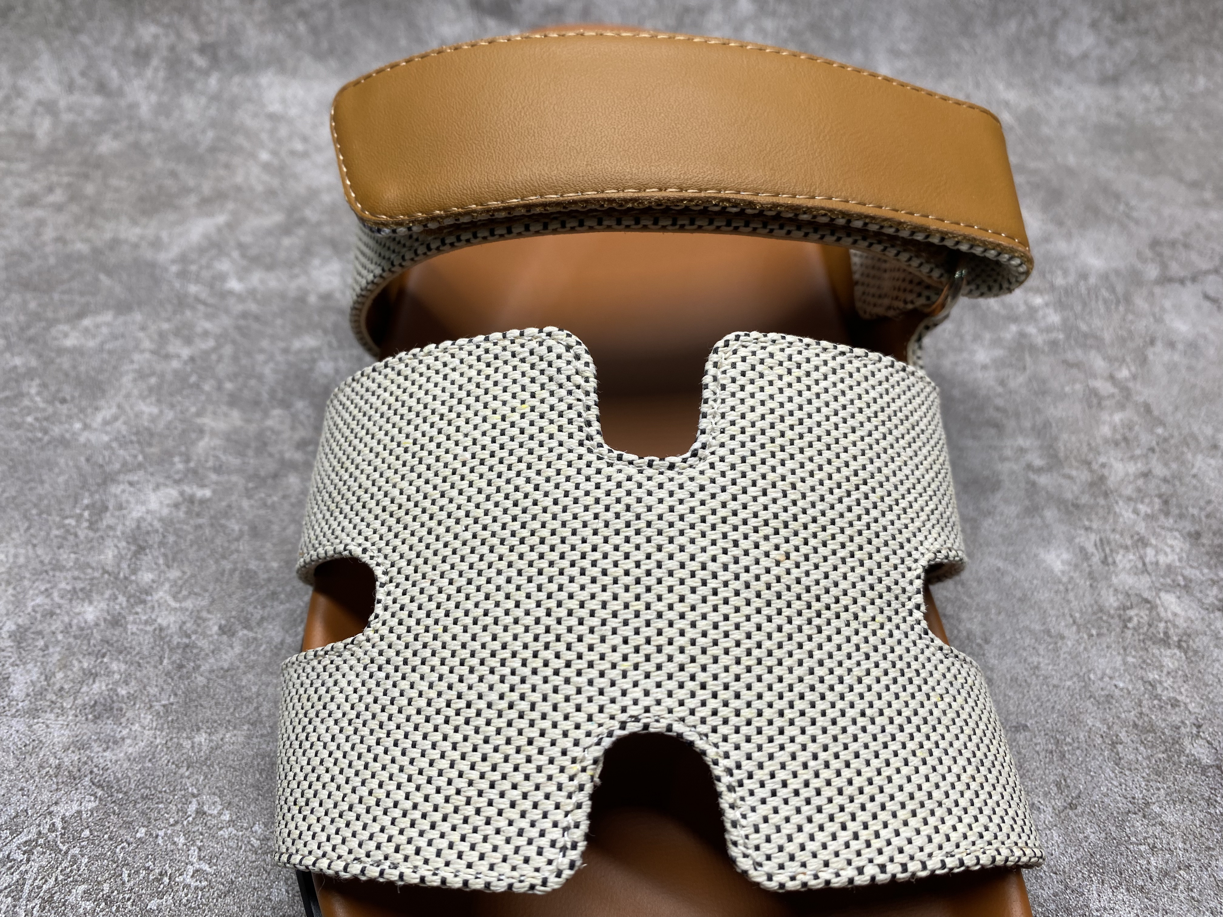 UA Hermès Chypre Sandal