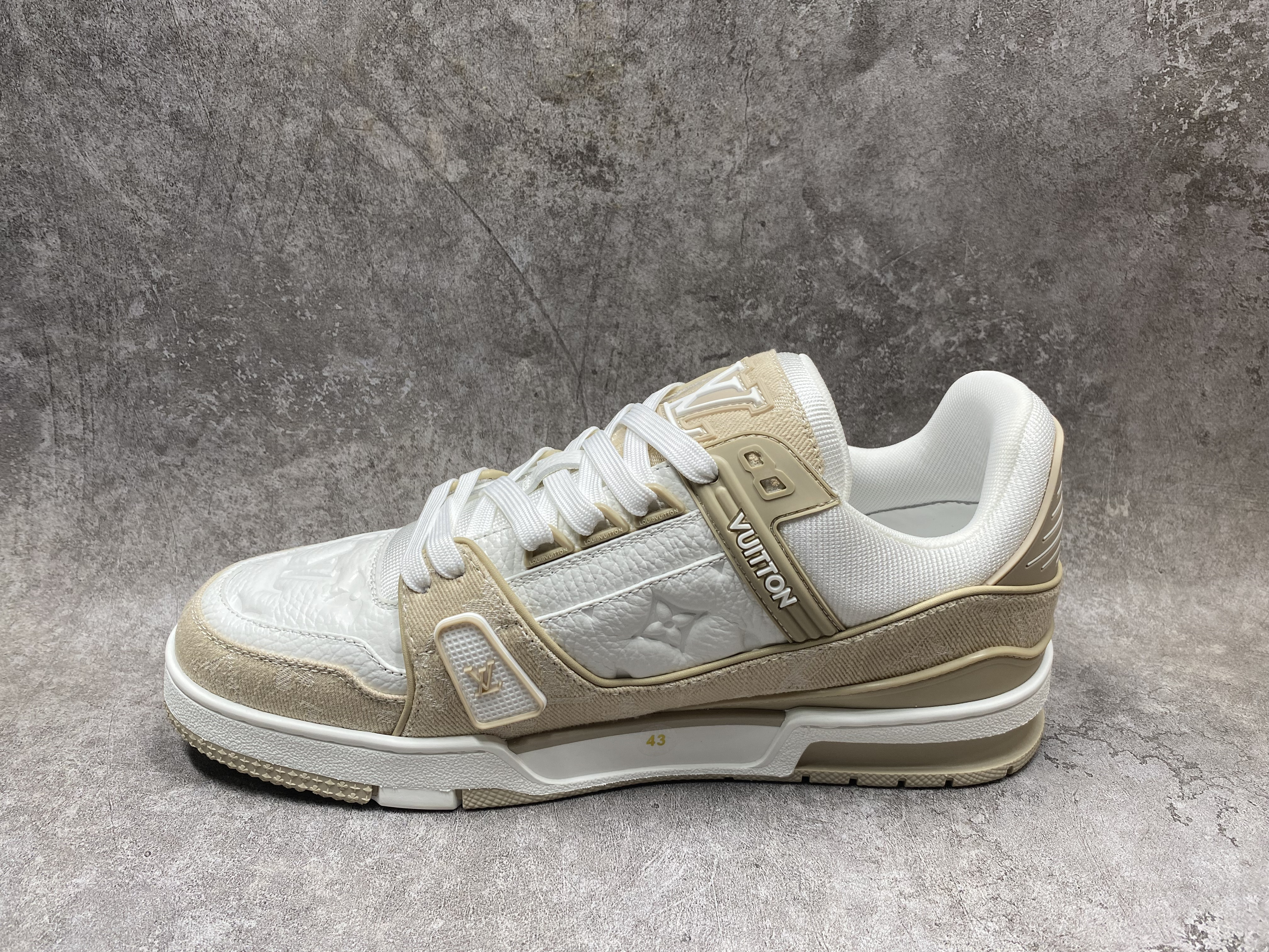 UA LV trainer Sneakers