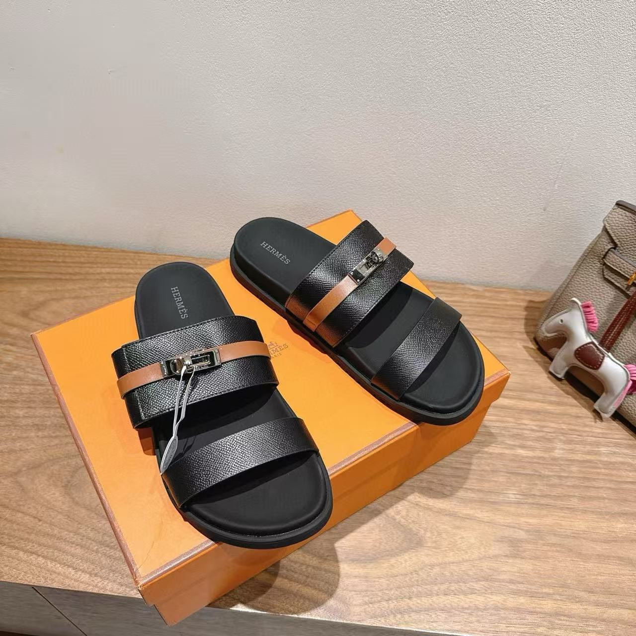 UA Hermès Jackson sandal