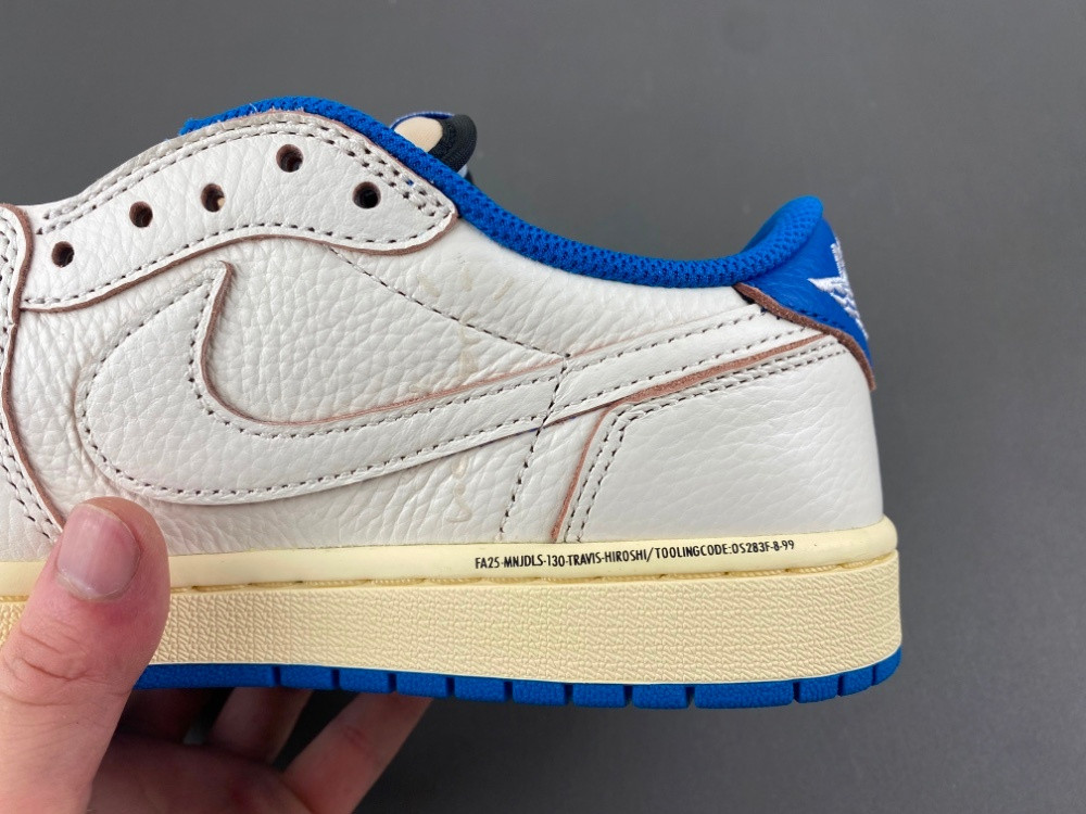 UA Air Jordan 1 Retro Low OG SP Fragment Design x Travis Scott 