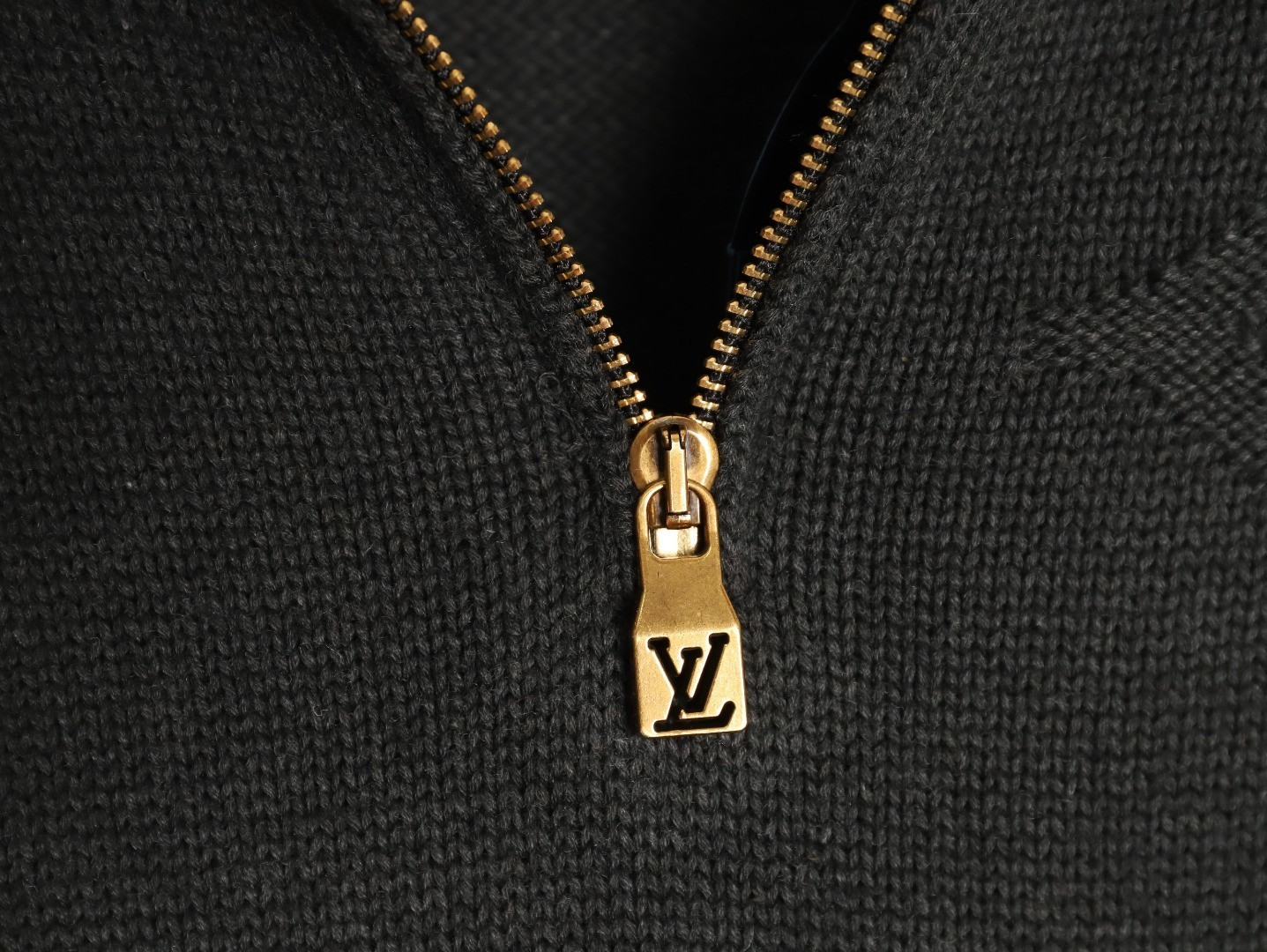 l0*is V*t0n lv 24fw sweaters