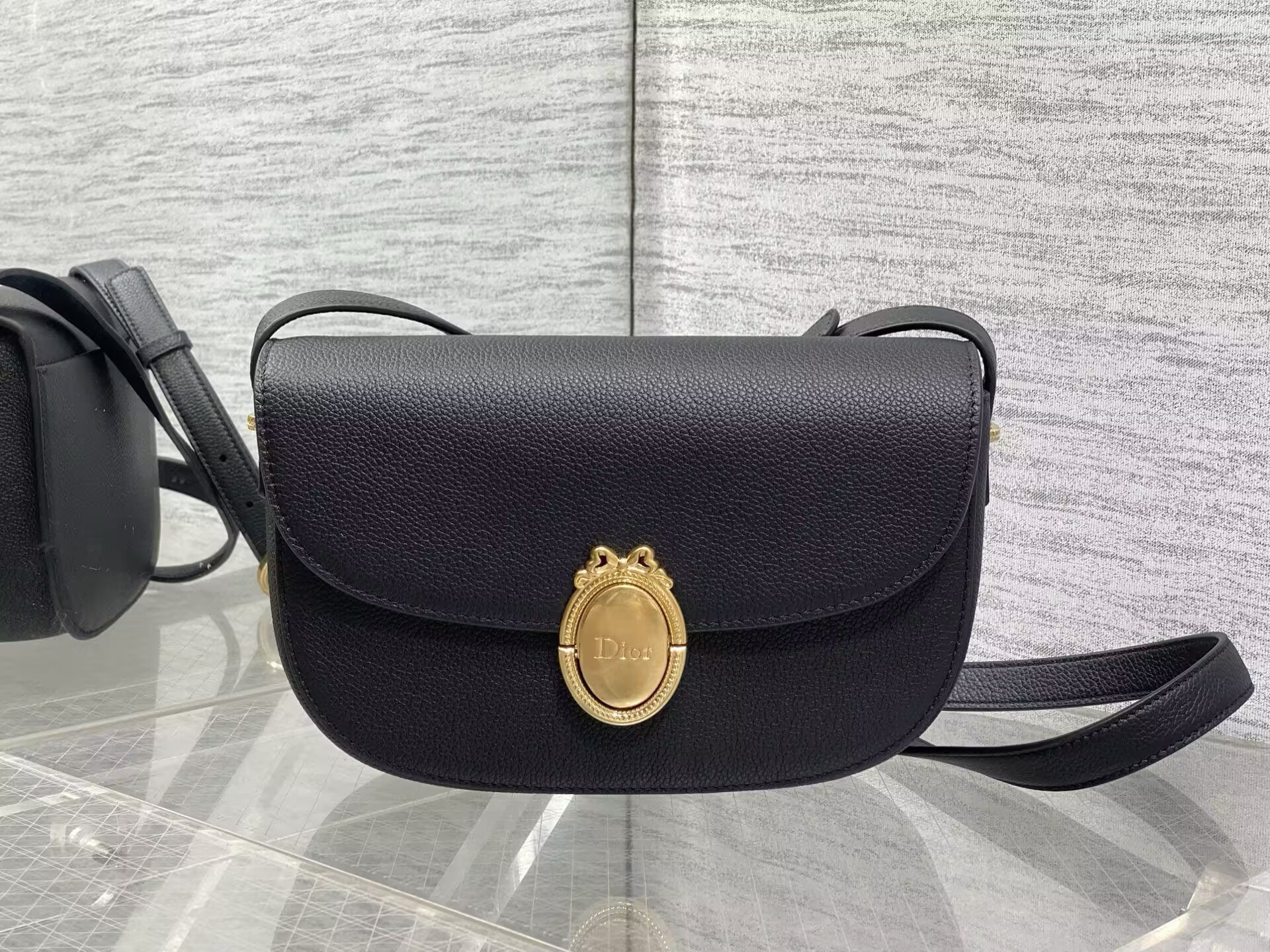D*or medium médaillon flap bag 23x16x6.5cm