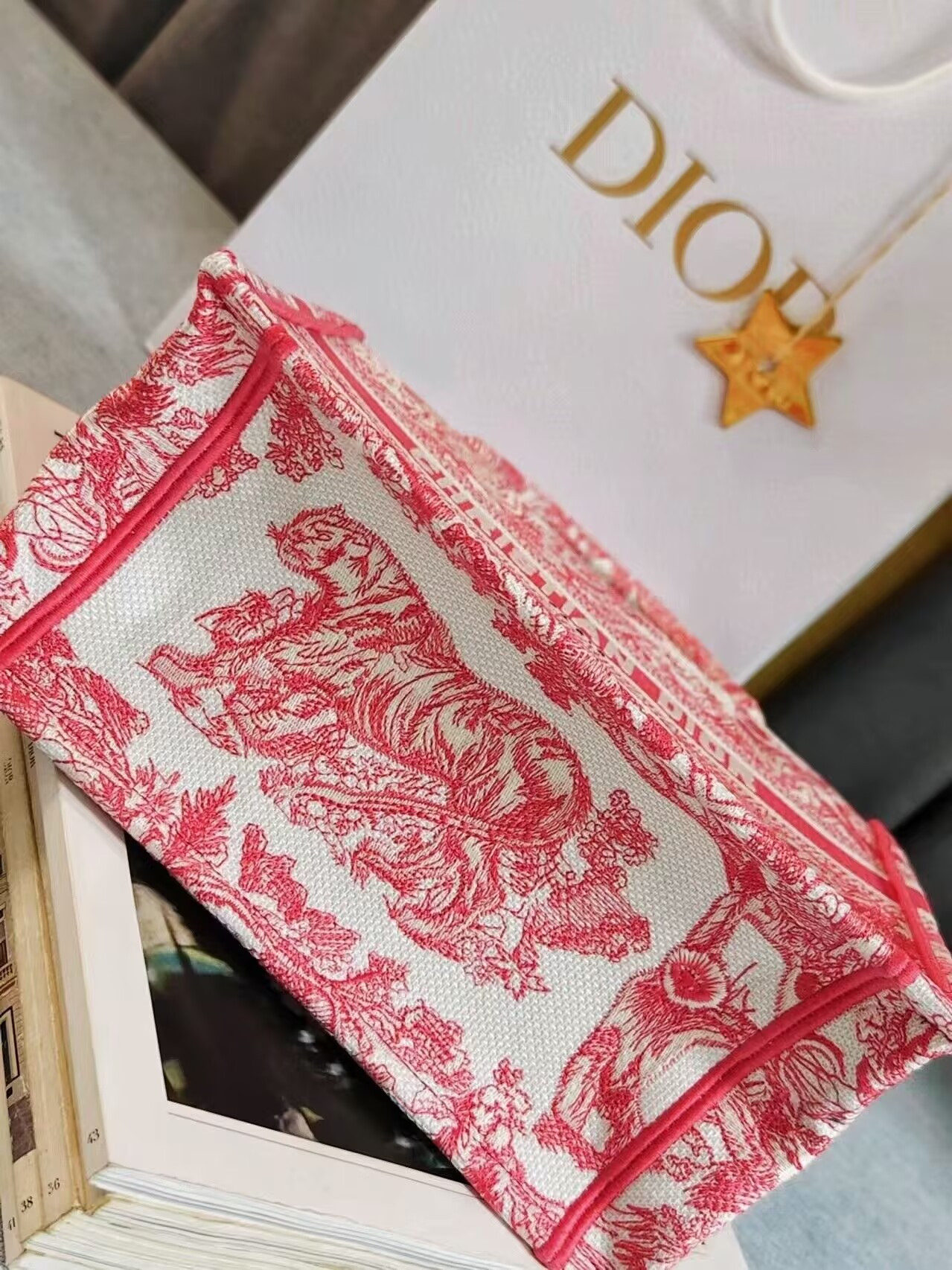 D*or tote 26 x 8 x 22cm