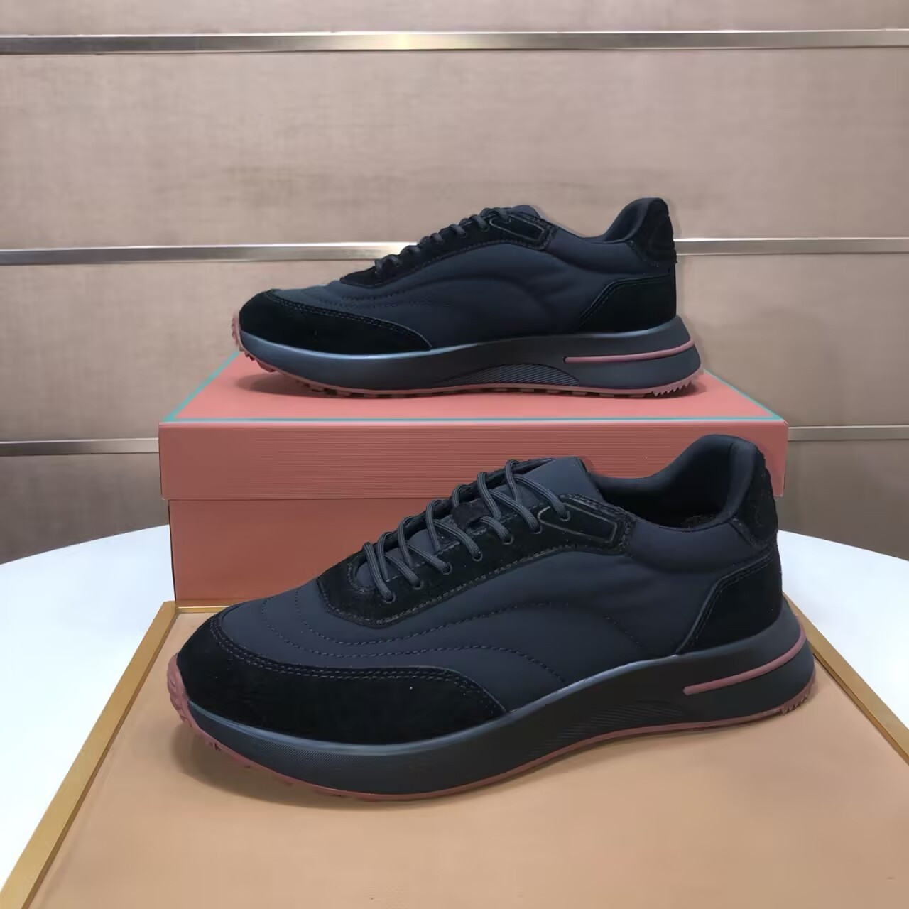 ua L**o p*ana week end walk sneakers