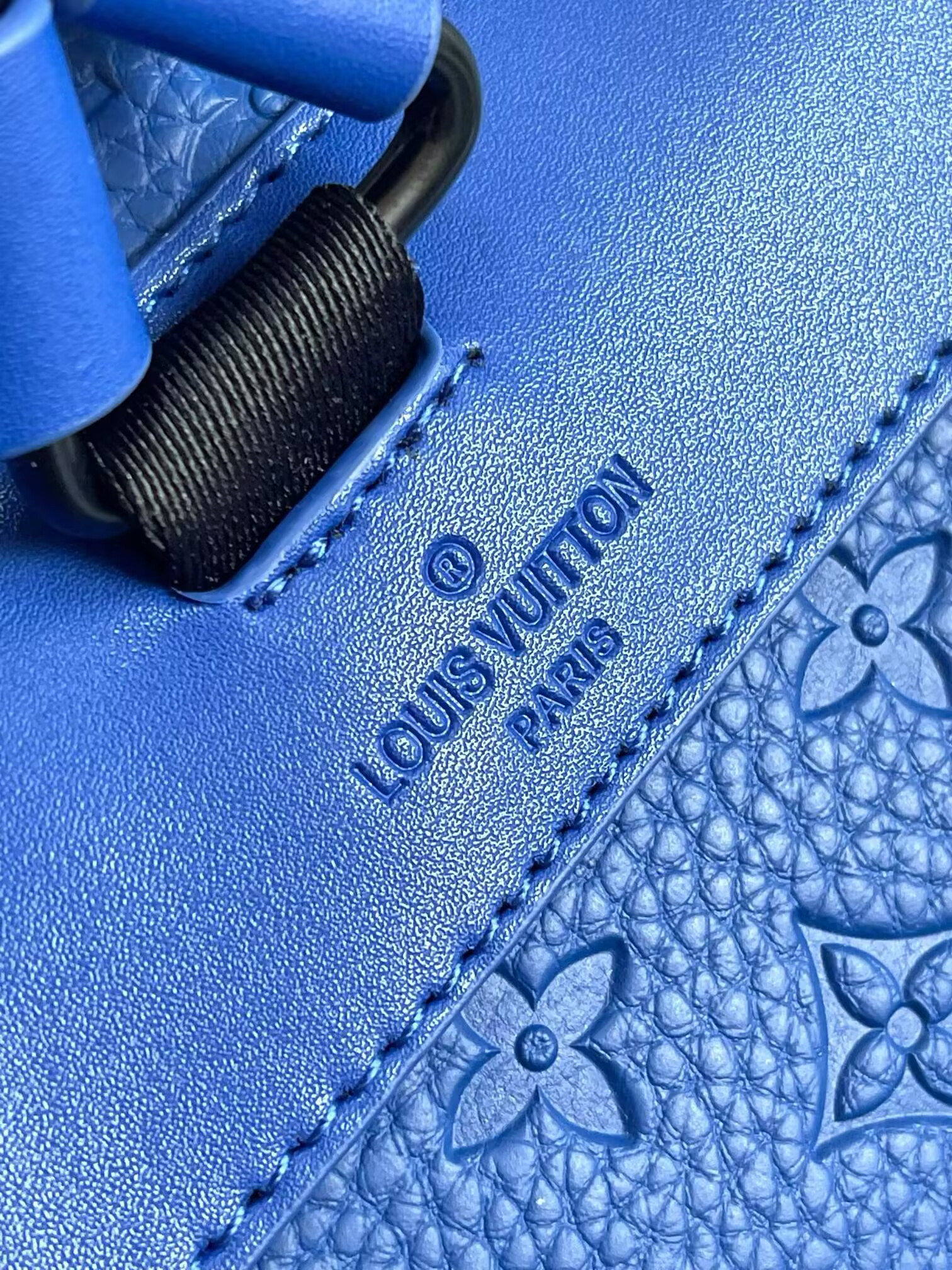 LV Christopher M23189 38x44x21cm