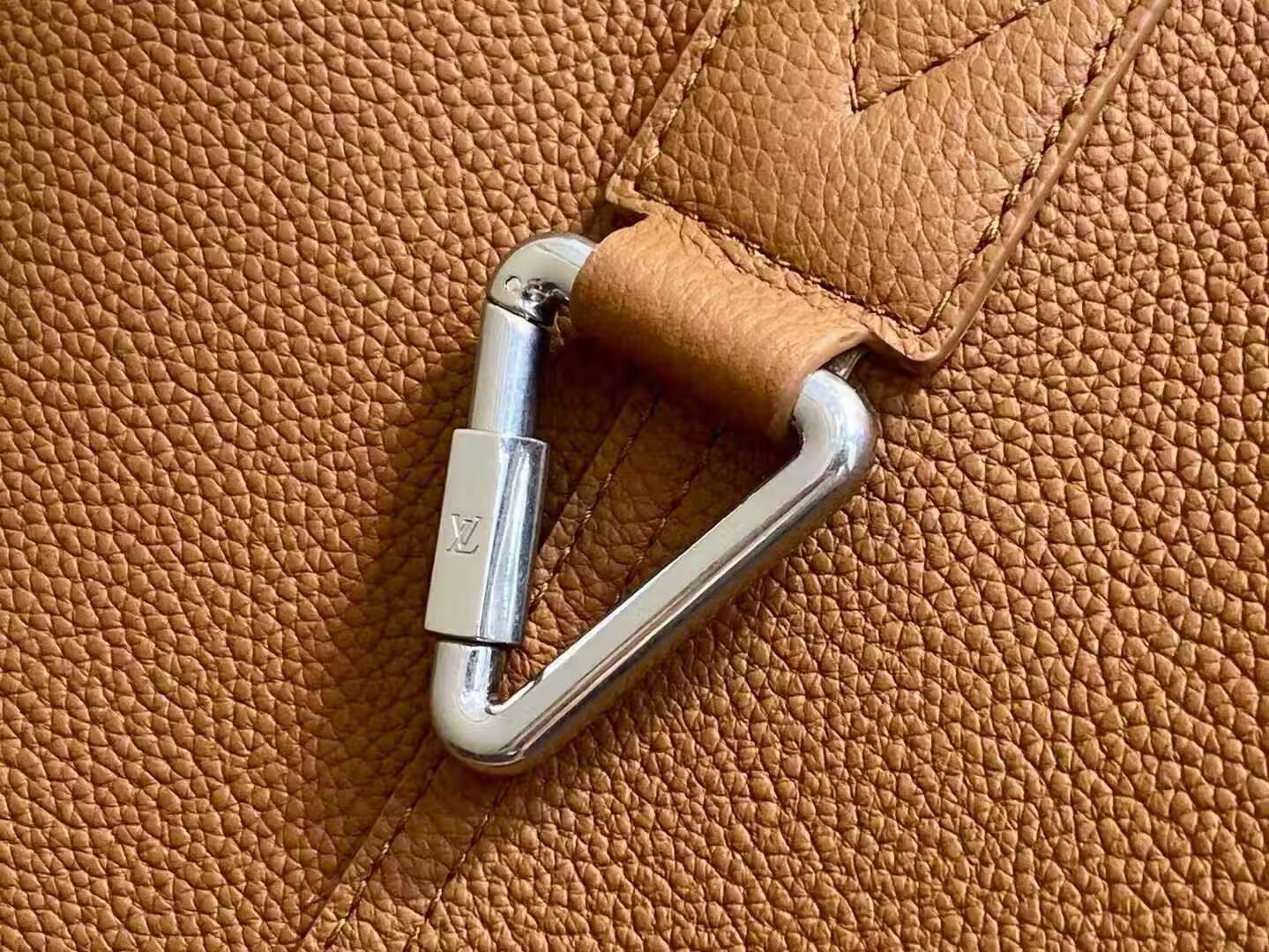 LV Verso Hobo M26745 33 x 15.5 x 30cm