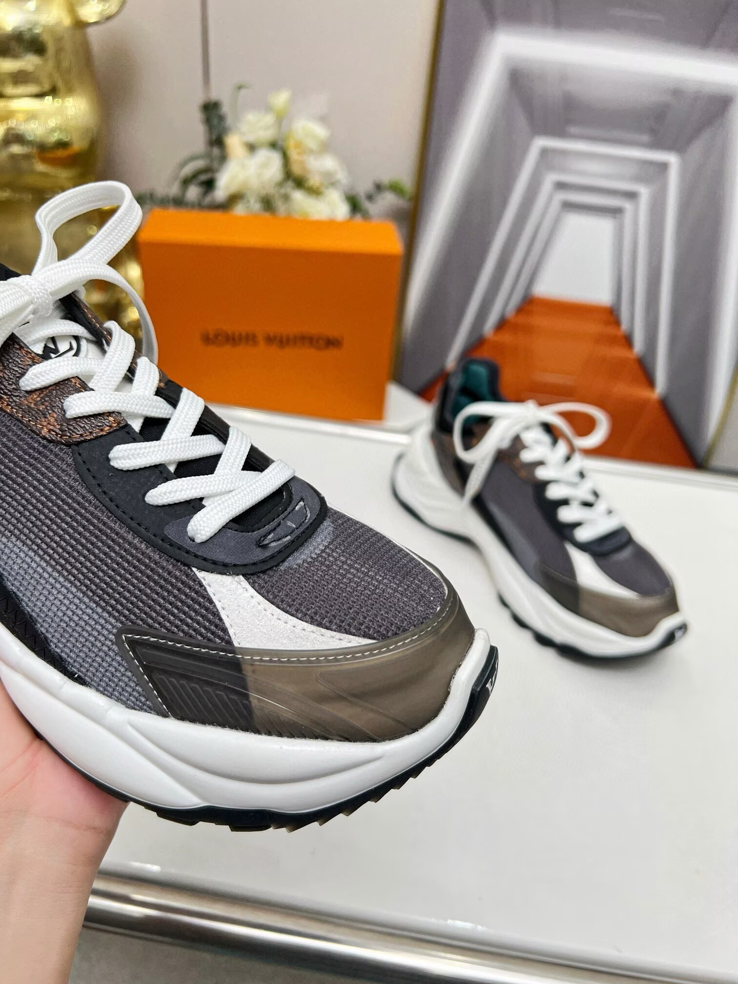 UA LV  Run 55 Sneaker