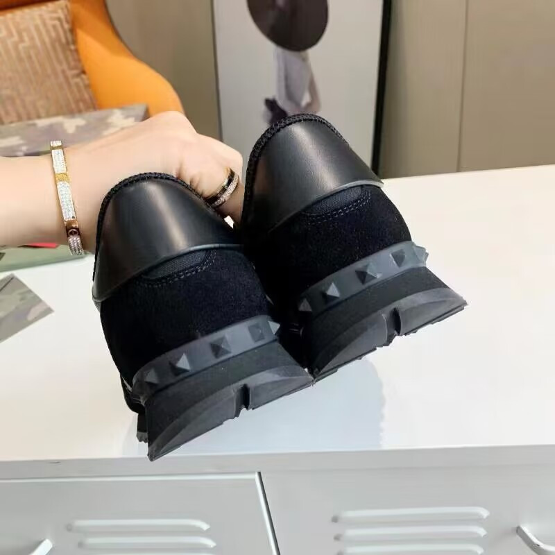 UA Valentino Garavani Rockrunner