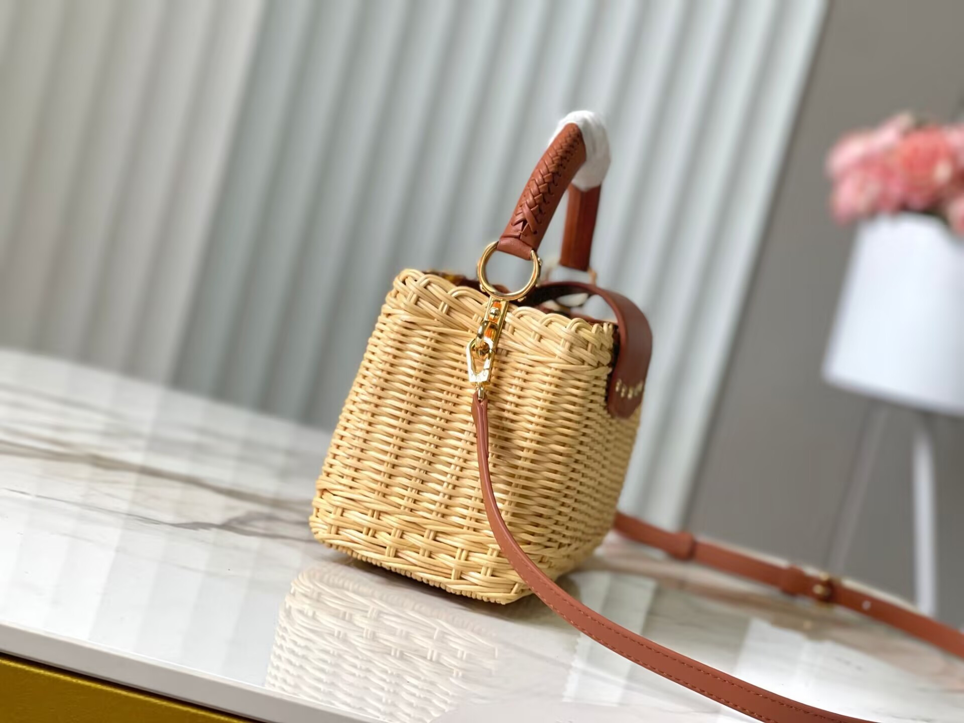 LV Capucines Mini M14365 21x14x8cm