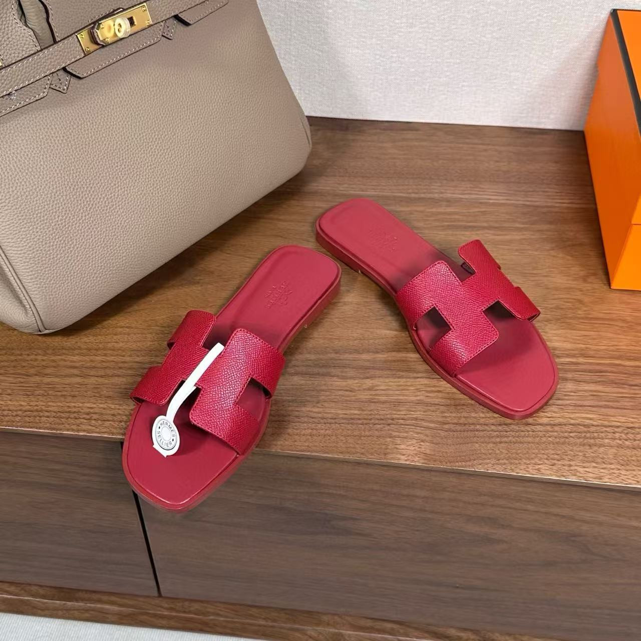 UA Hermès Oran sandal