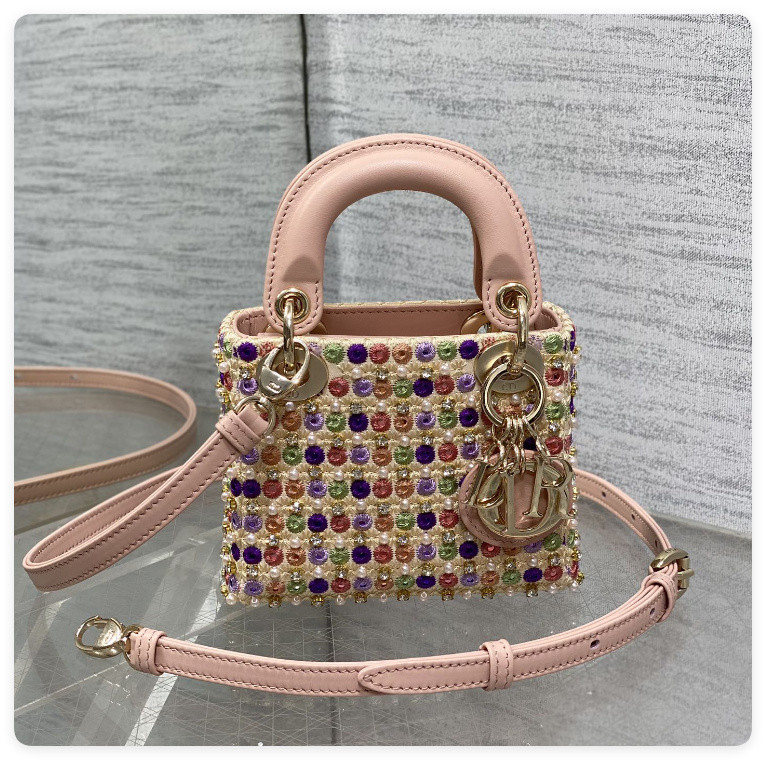 D*or artistic limited edition three-gusset lady D*or micro bag with heavy bead embroidery 12x10x5cm