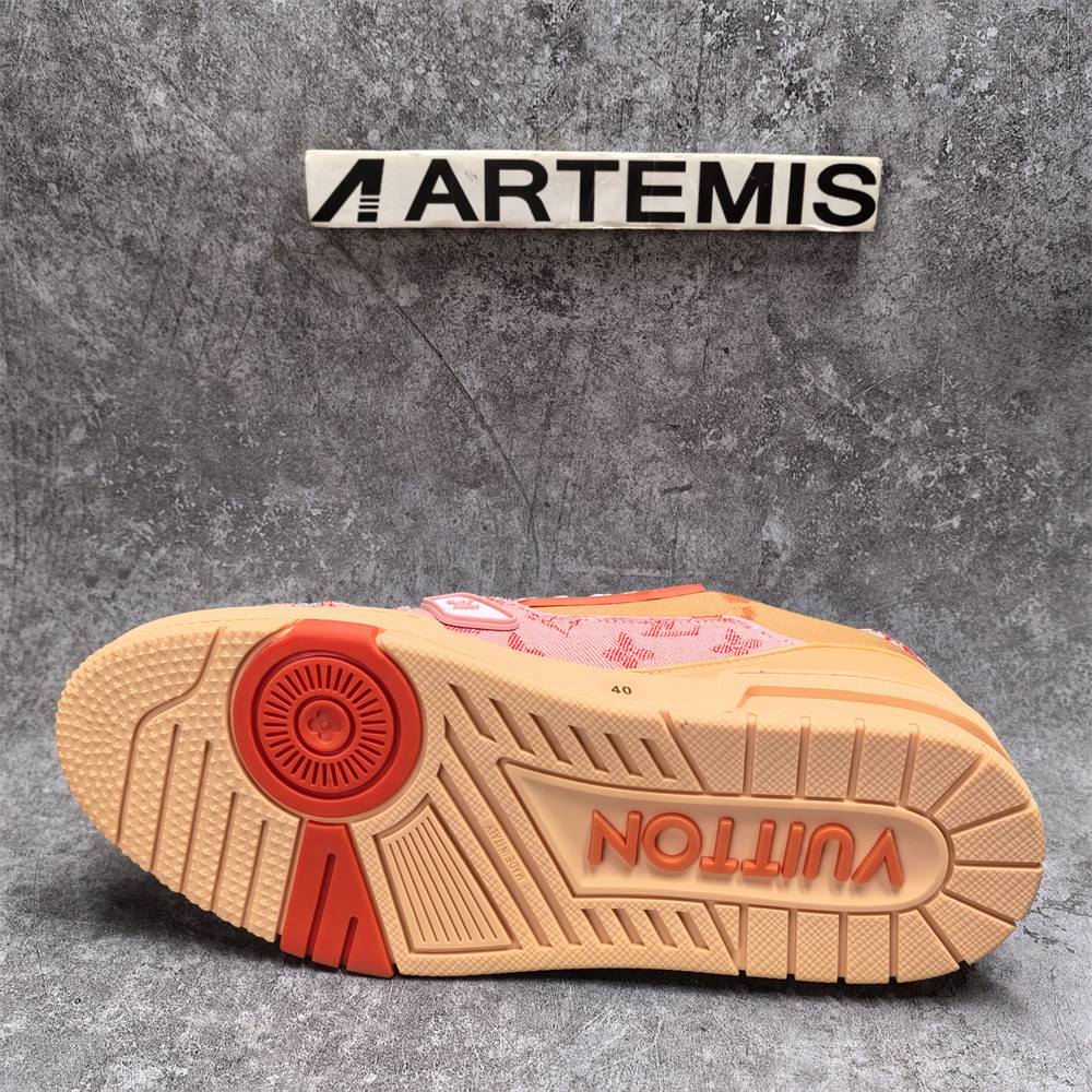 UA LV Trainer Sneaker