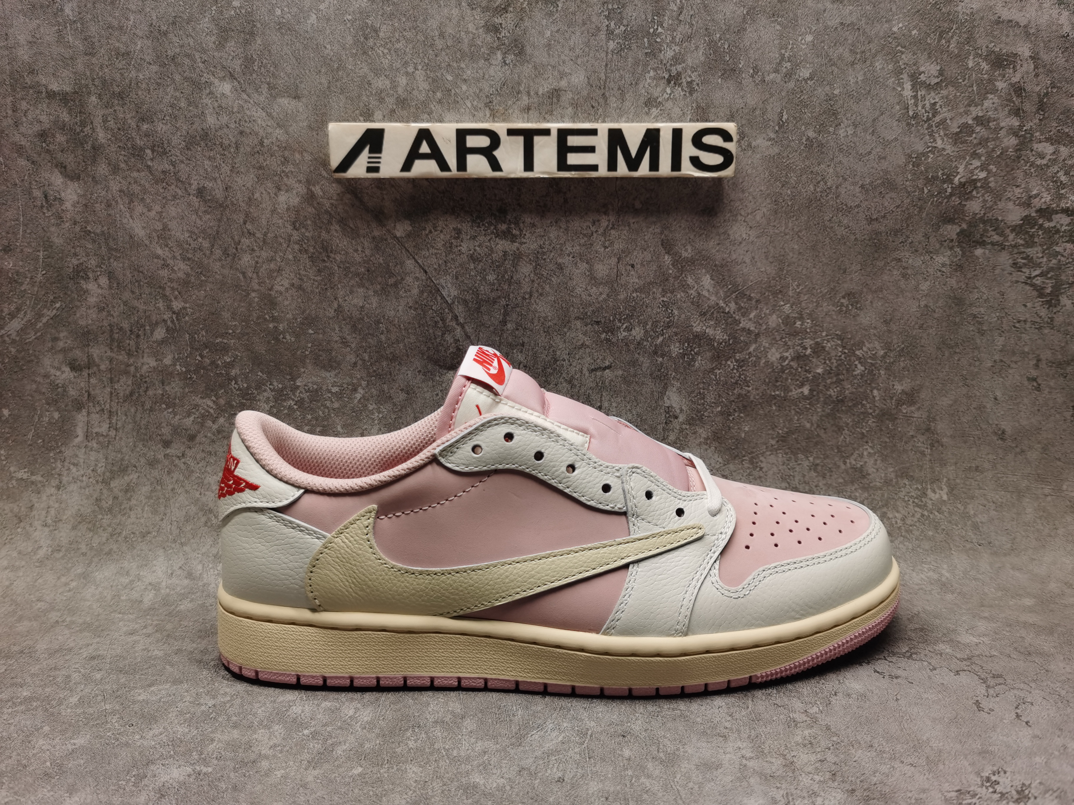 UA Jordan 1 Retro Low OG SP