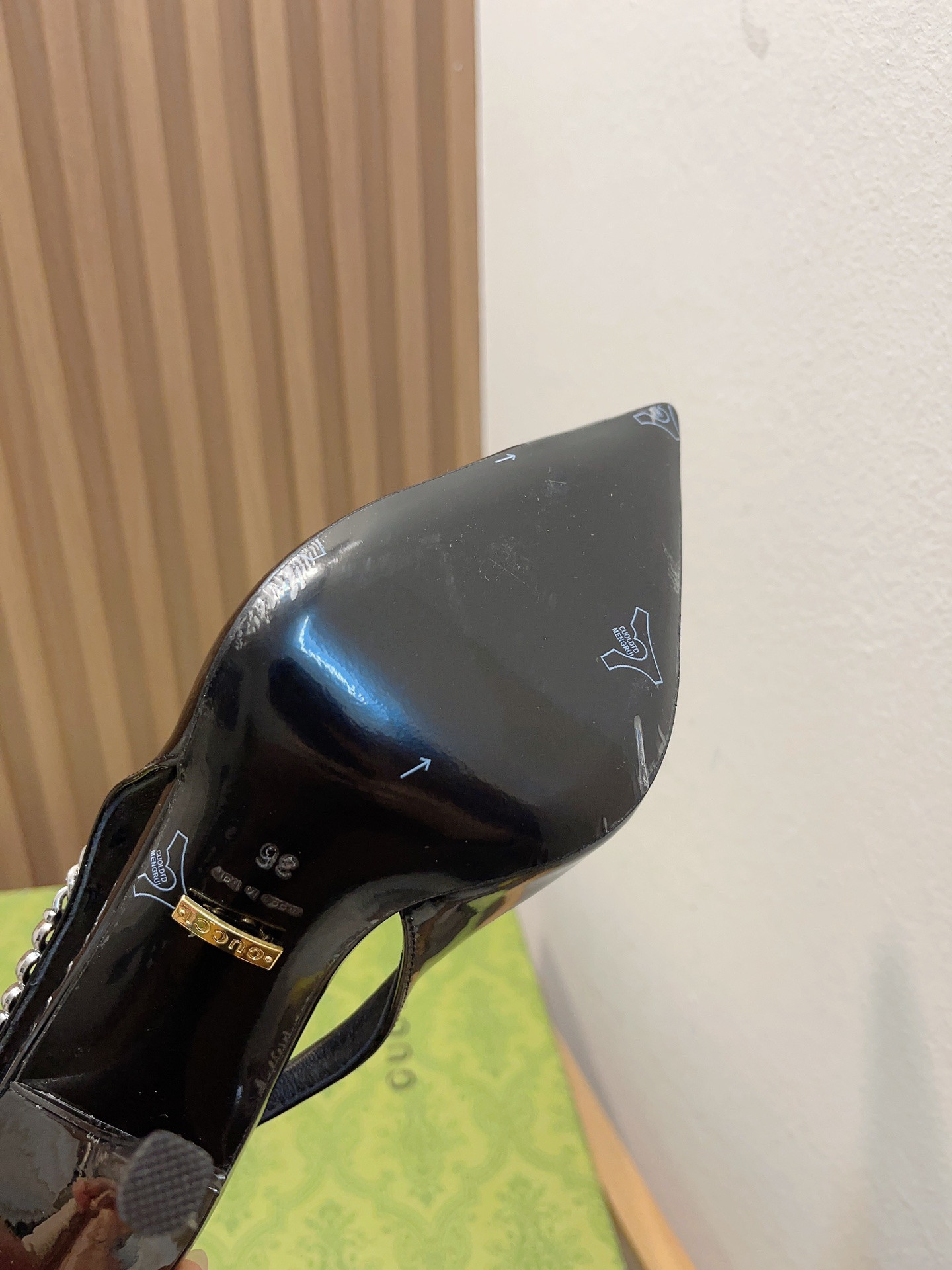 G*u*i signoria slingback pump high