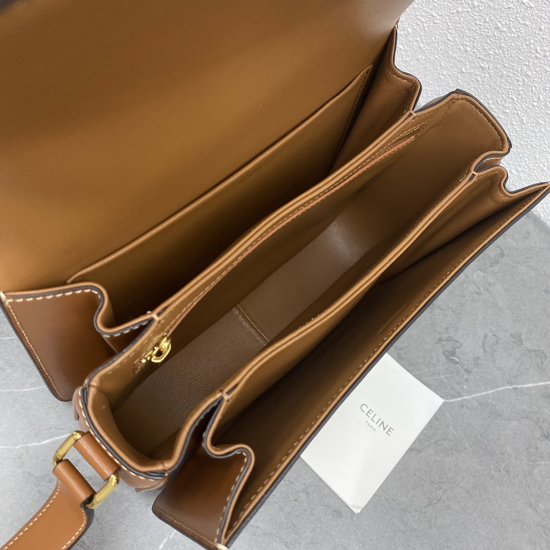 Ce**e triomphe bag 22x16.5x7cm