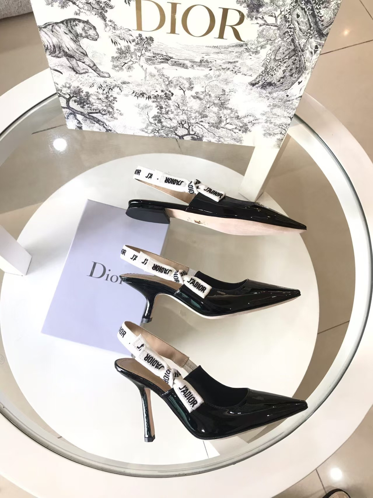 ua D*or j'aD*or slingback