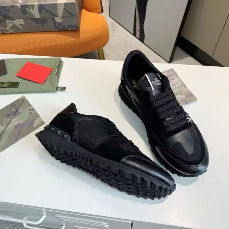 UA Valentino Garavani Rockrunner