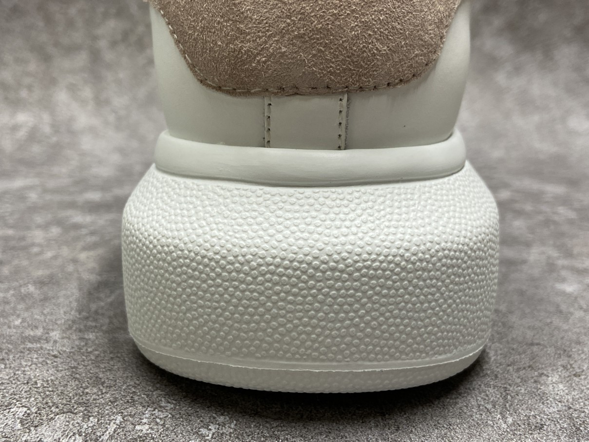 ale*d*r M*Q*en oversized pink sneaker