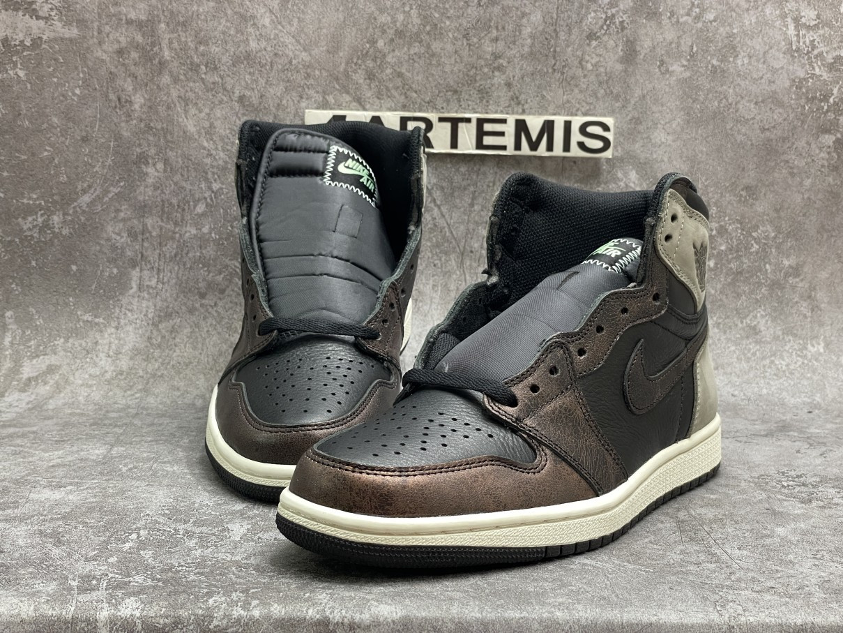 Air Jordan 1 Retro High Patina