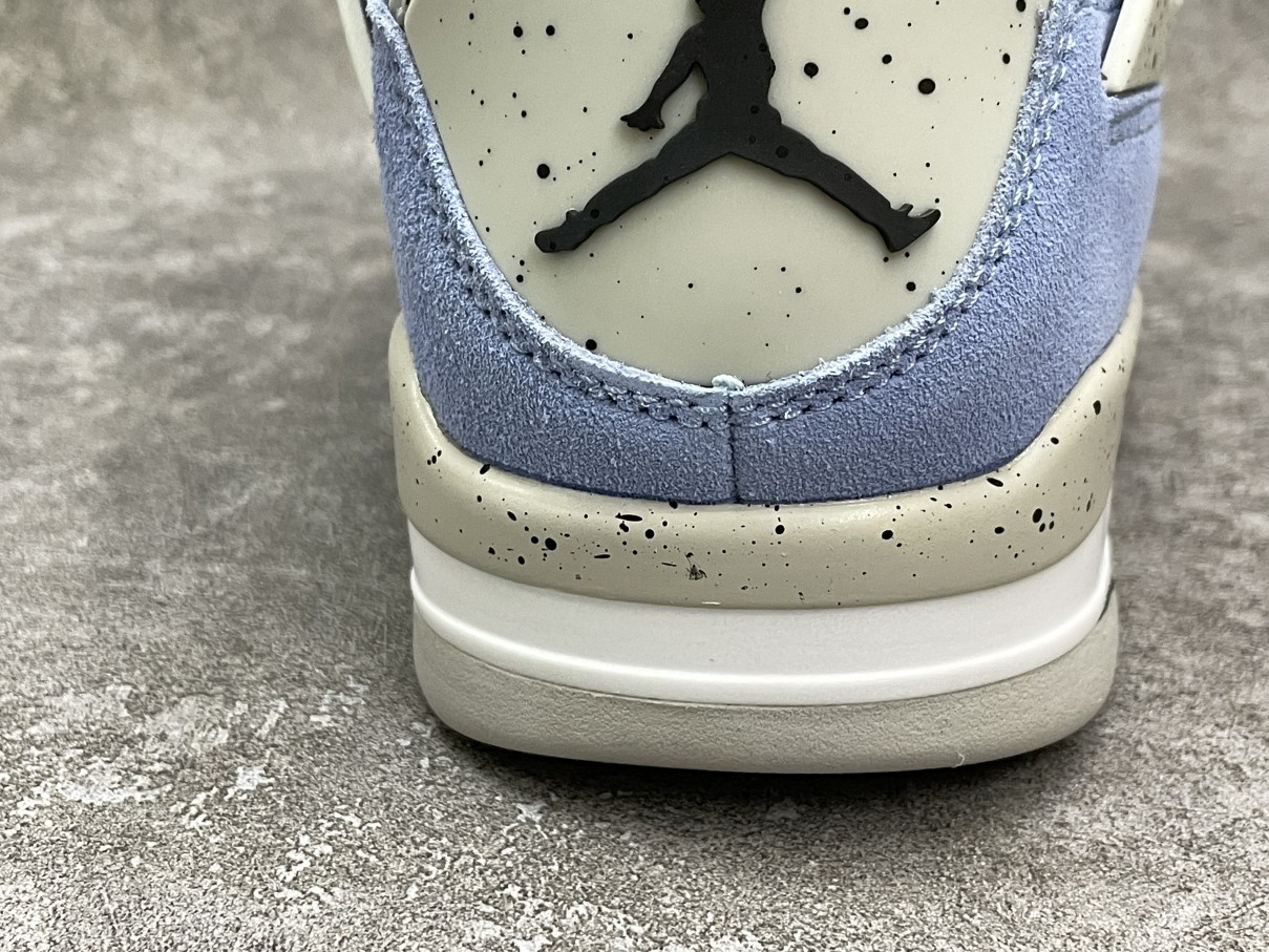 Air Jordan 4 Retro University Blue