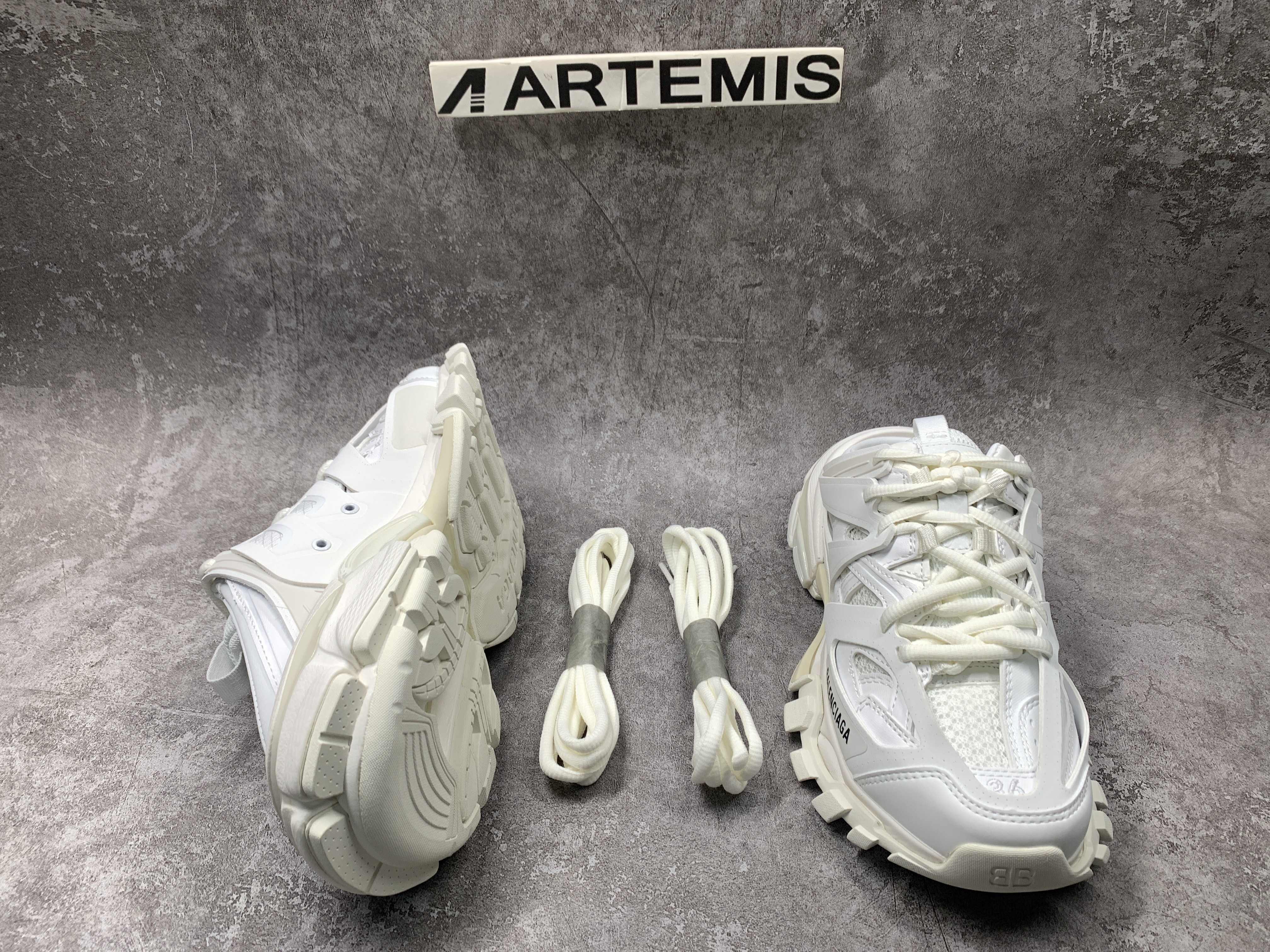 Balenciga Track Mule White