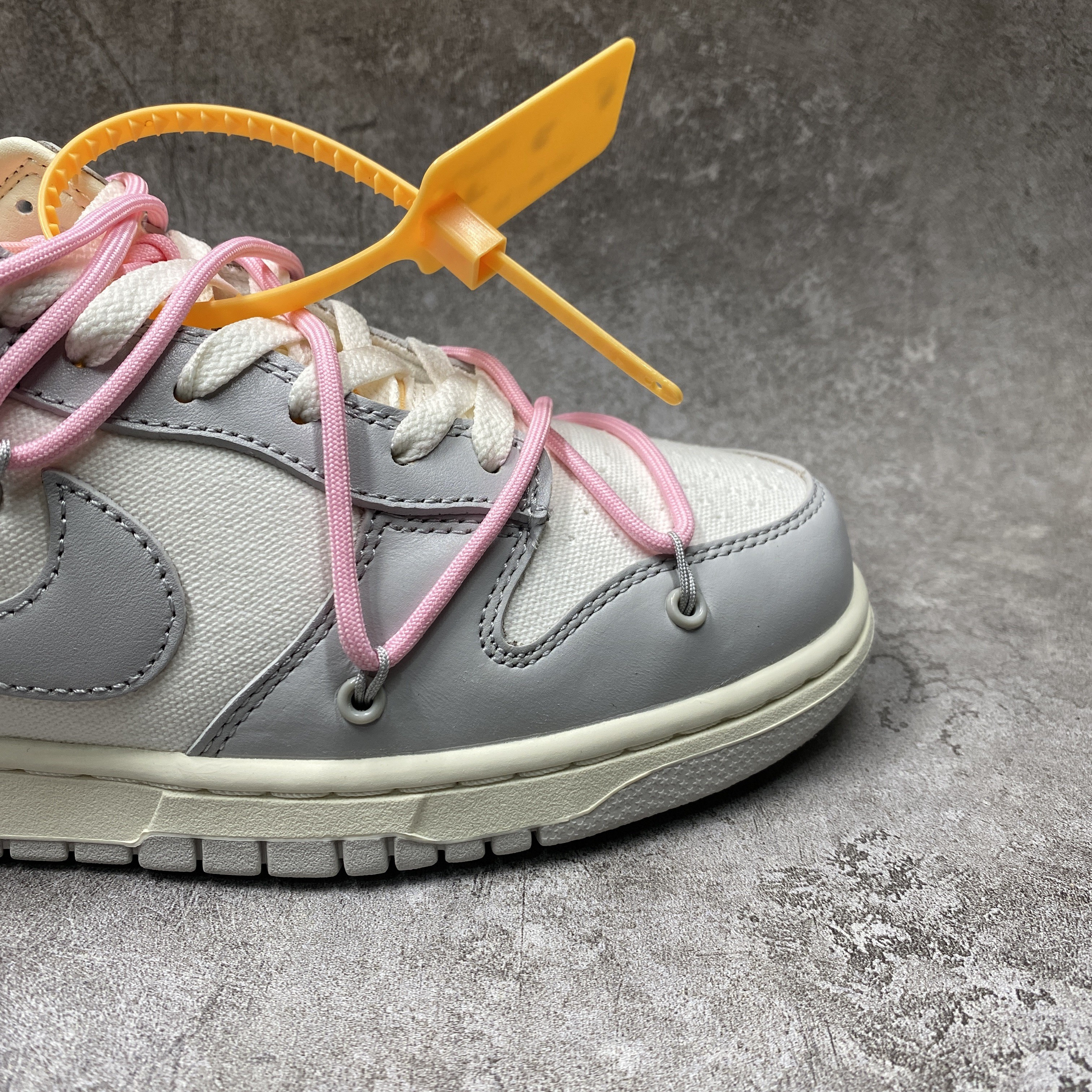 Nike Dunk Low Off-White Lot 9