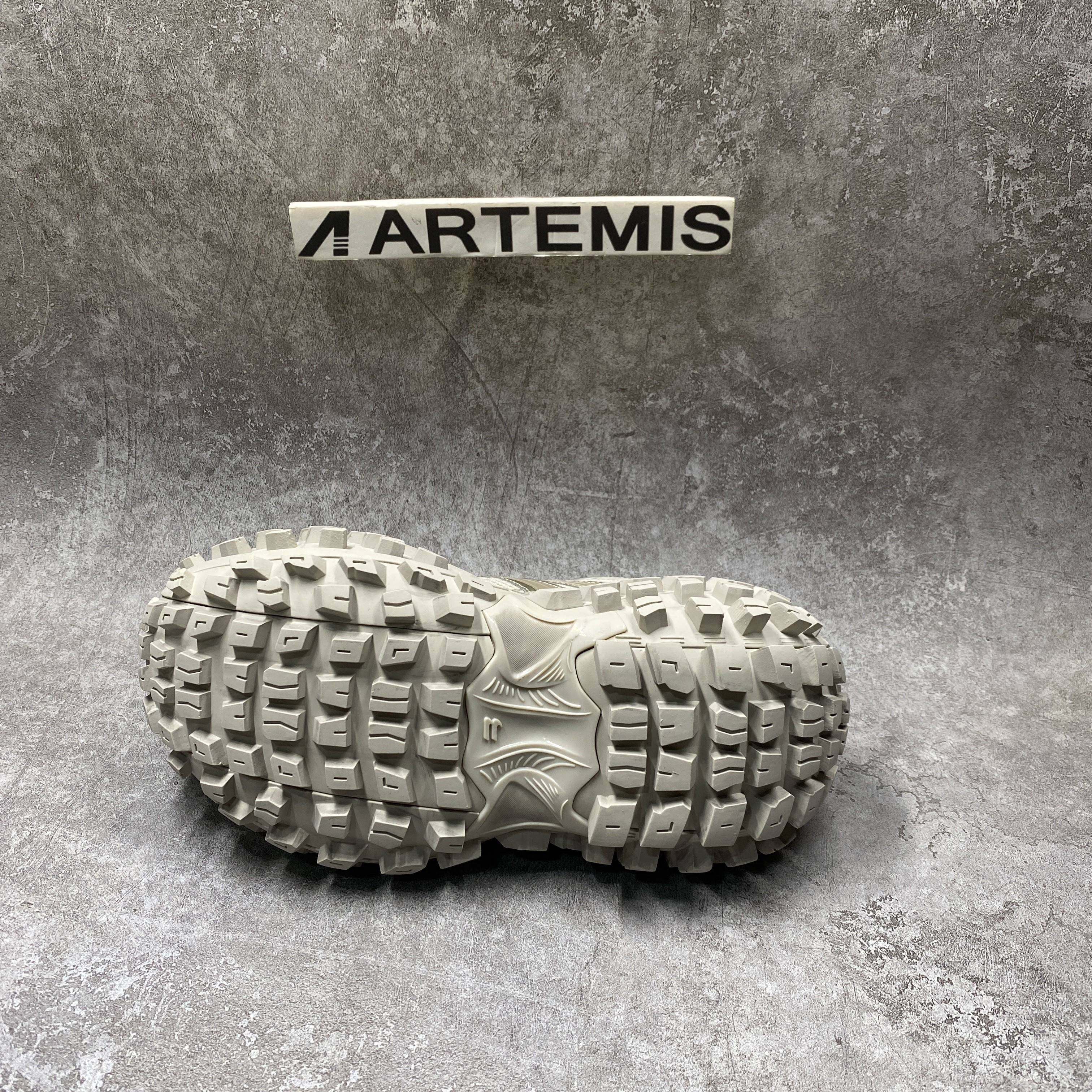 Balenciga Defender Beige