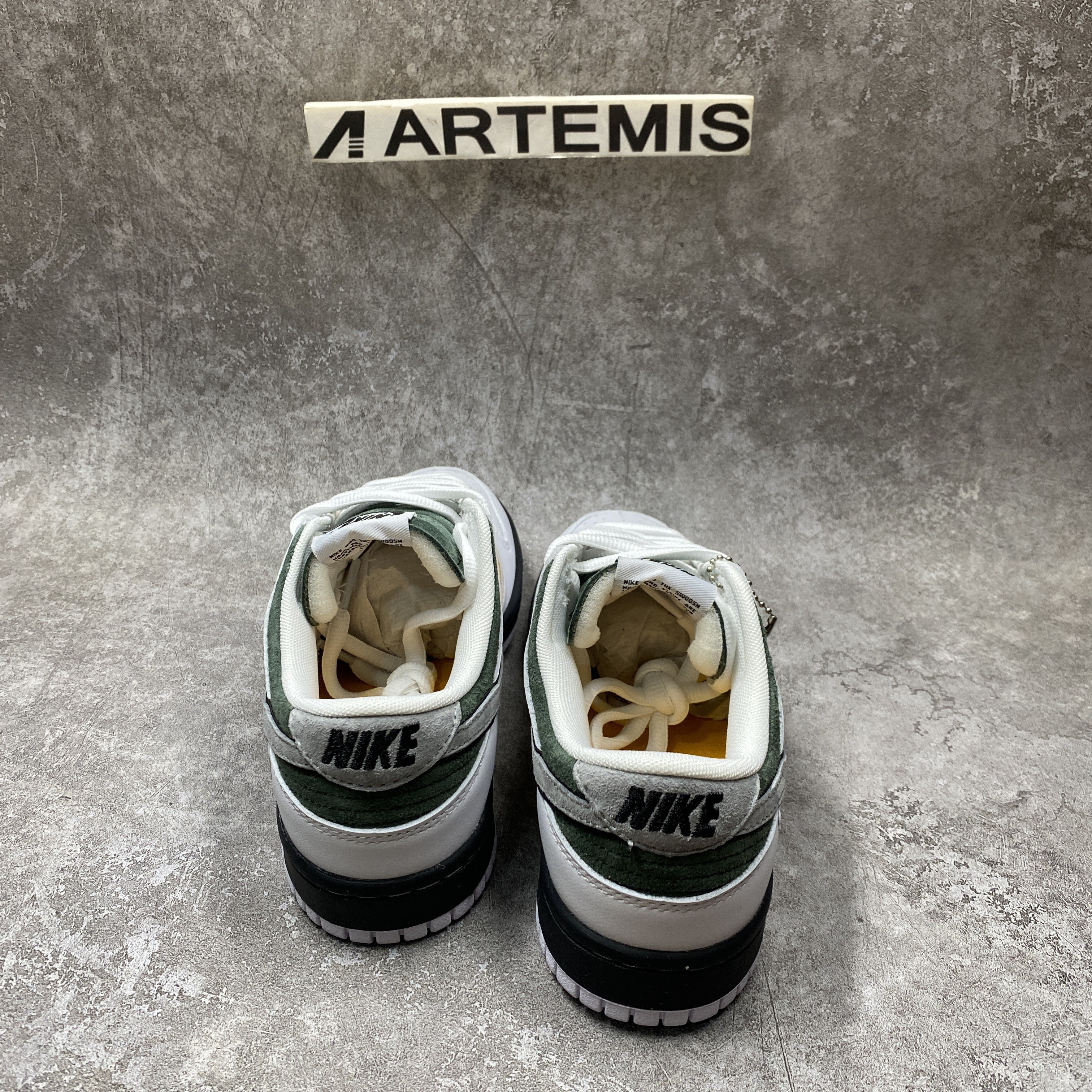 Otomo Katsuhiro x Nike SB Dunk Low Pro Kobe Lifestyle