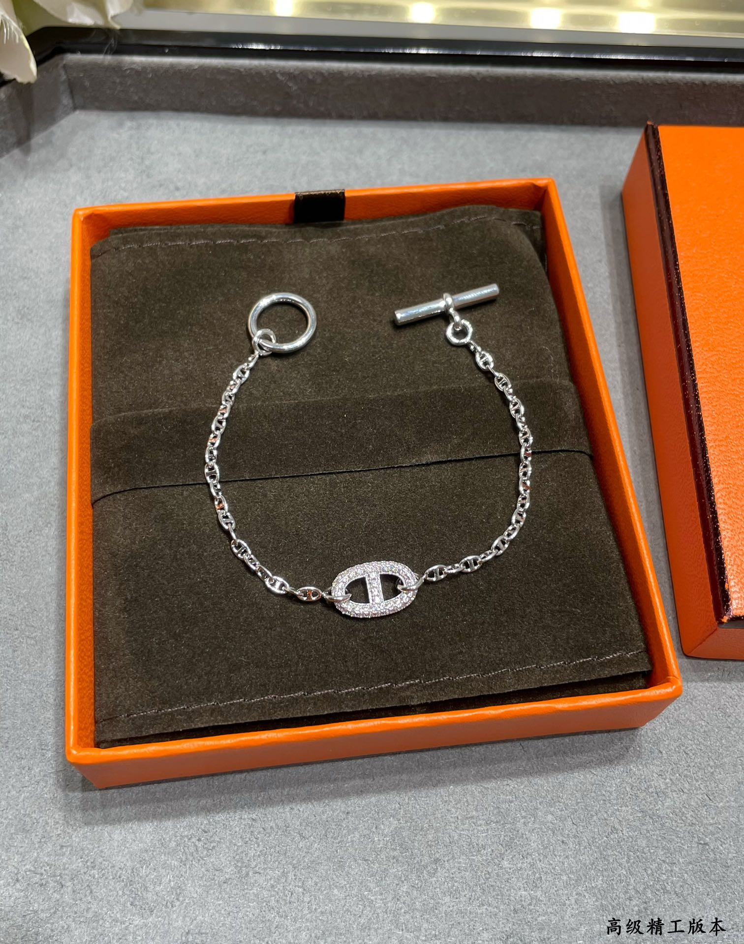 hermès fully Di*m*nd-encrusted h bracelet