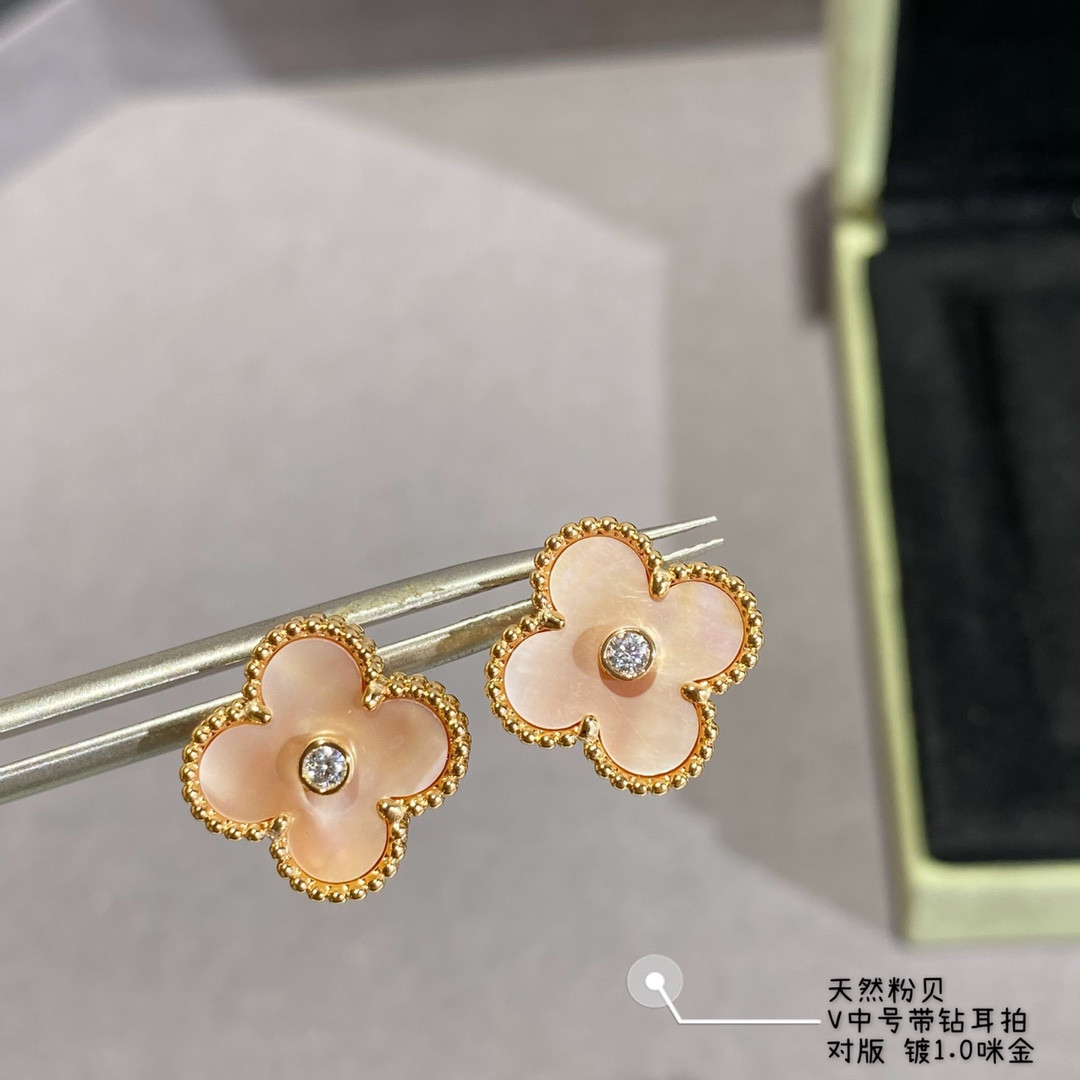 v*n cl*f & arpels natural pink shell with Di*m*nd four-leaf clover earrings