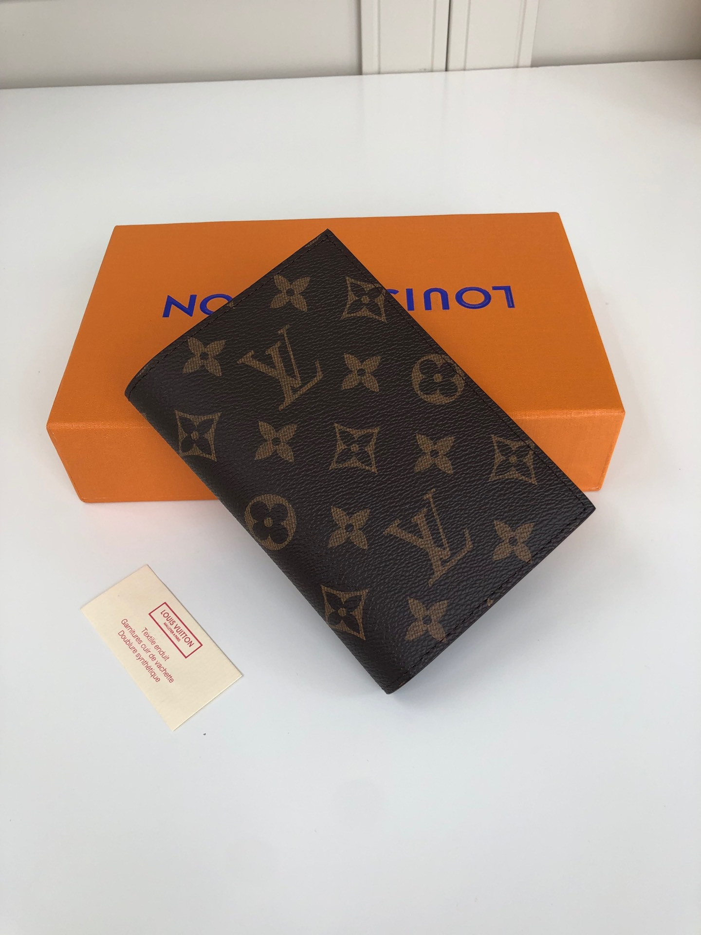 PASSPORT COVER M64502