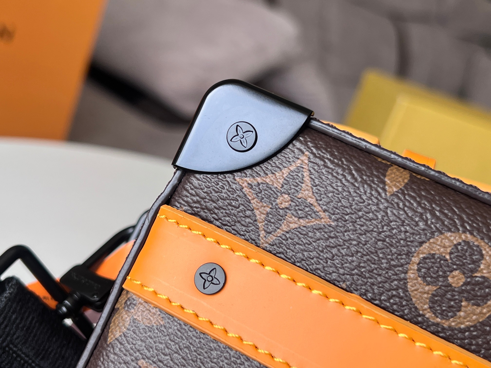 LV Handle Soft Trunk M46689 21.5x15x7cm