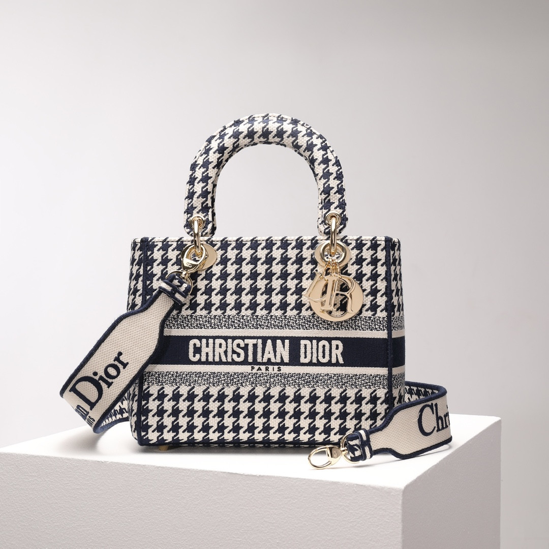 medium D*or lady d-lite bag  24 x 20 x 11 cm