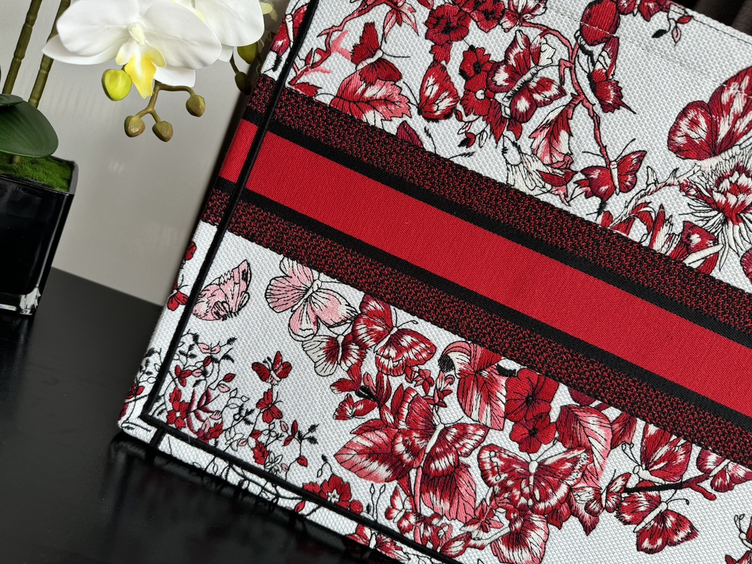 large D*or book tote white and red le cŒur des papillons embroidery 16.5 x 14 x 7.5 inches