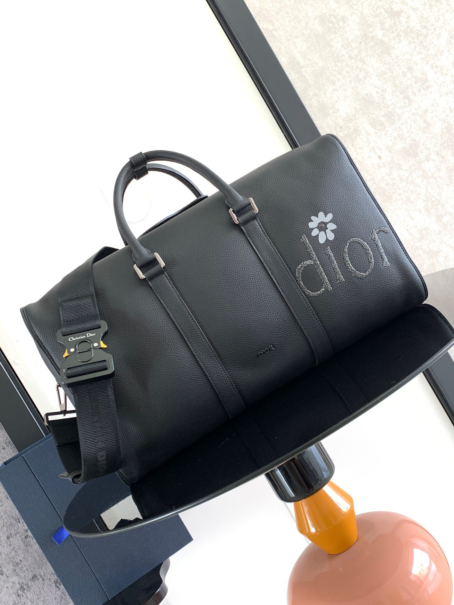 D*or lingot bag all black 50 x 25 x 21.5 cm